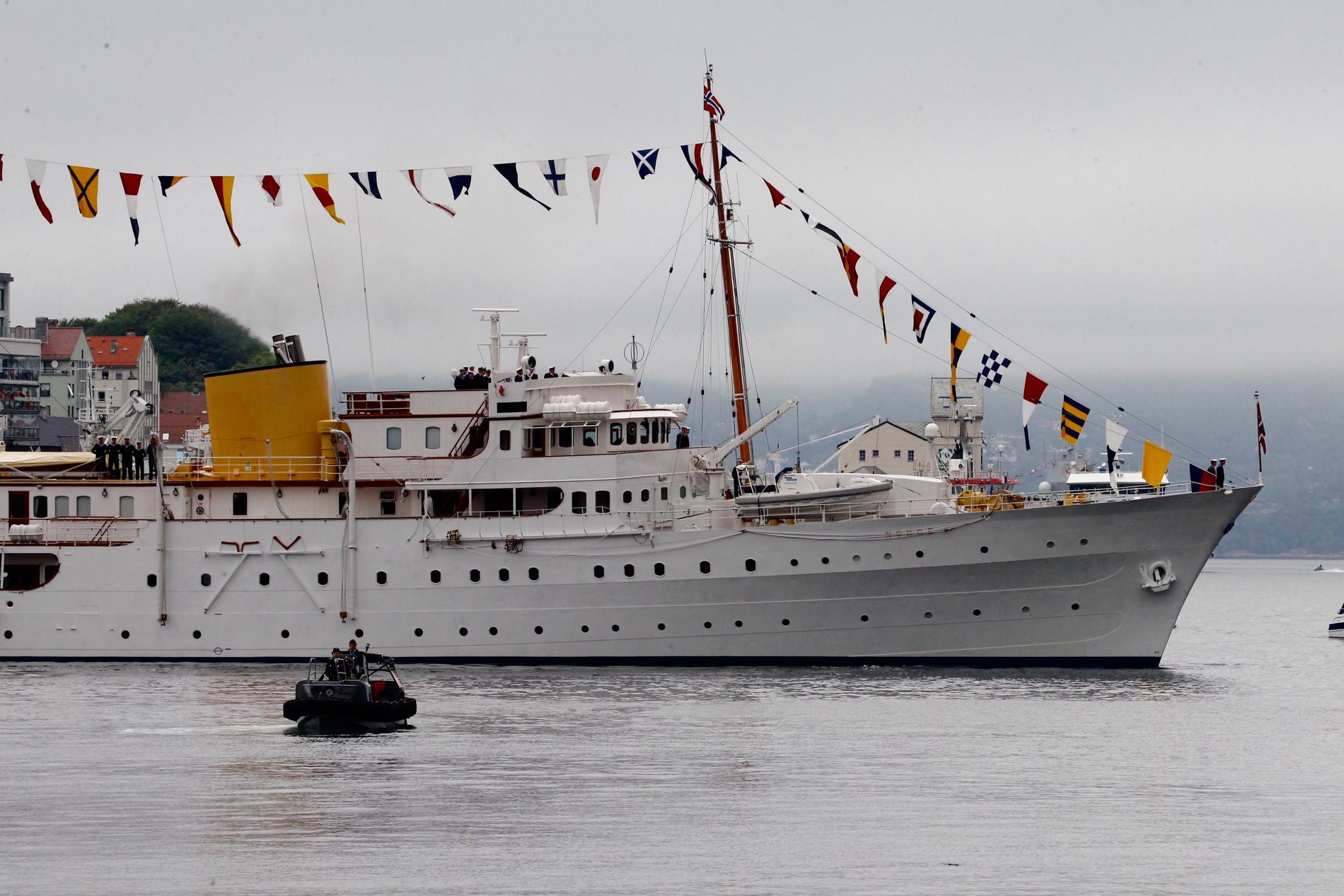 KONGELIG BESØK: Kongeskipet «Norge» ankom Bergen i 11-tiden lørdag.