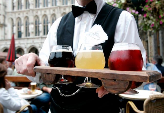 Belgia er verdenskjent for sine mange gode øltyper. Landet har også verdens dyreste øl. Belgia er verdenskjent for sine mange gode øltyper. Landet har også verdens dyreste øl. FOTO: NTB scanpix