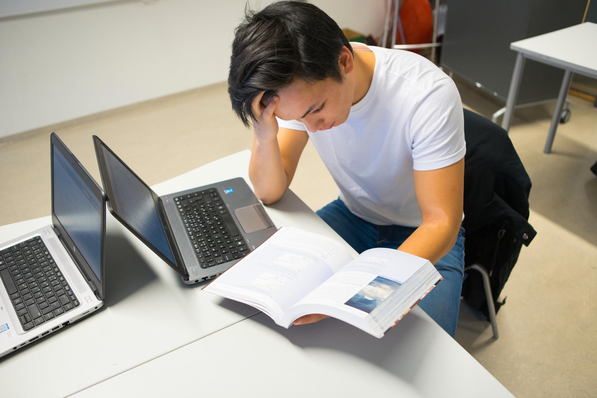 Min datter på 14 år fikk nylig skole-PC. Den er stengt for det som faktisk brukes i moderne læring og arbeid.