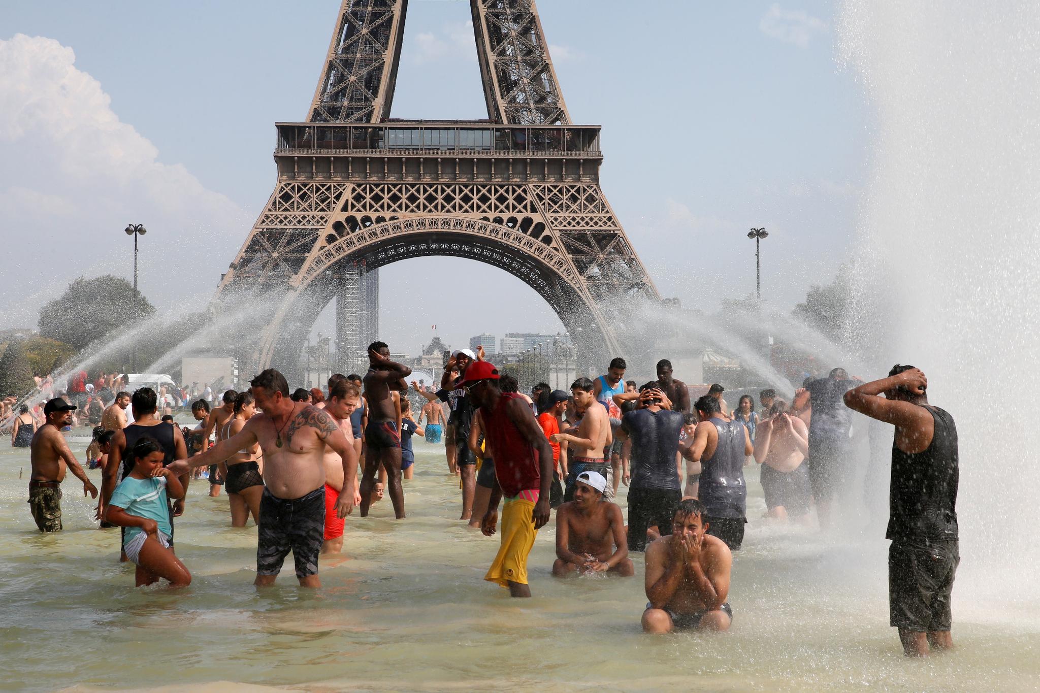 Frankrike ble rammet av en kraftig hetebølge i juli i fjor. Mer enn 1500 mennesker omkom.