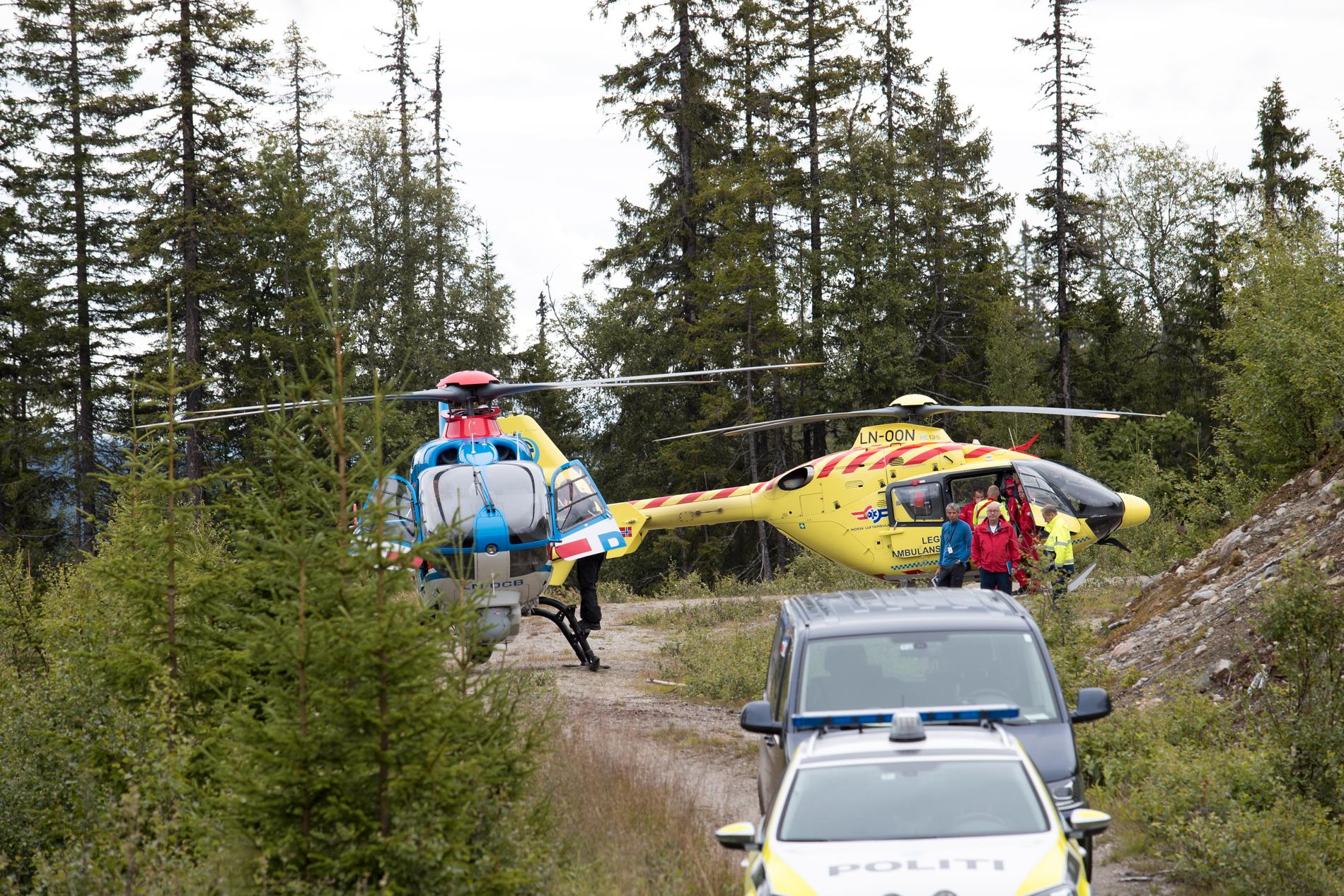 HENTET FLYKROPPEN: Havarikommisjonen hentet onsdag kveld ut flykroppen etter dødsulykken i Sør-Aurdal.