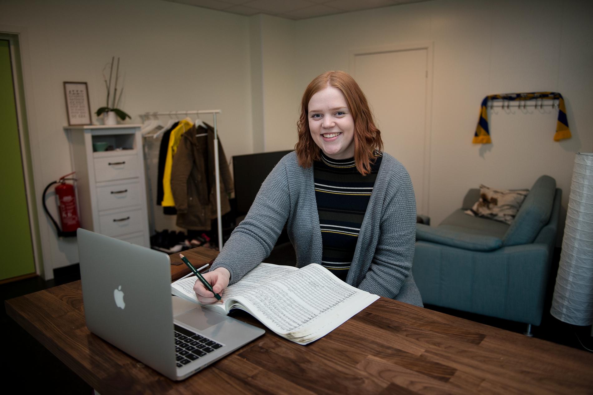 Ingunn Marie Korsgård Hagen velger å vie all sin tid til studiene framfor å jobbe. 