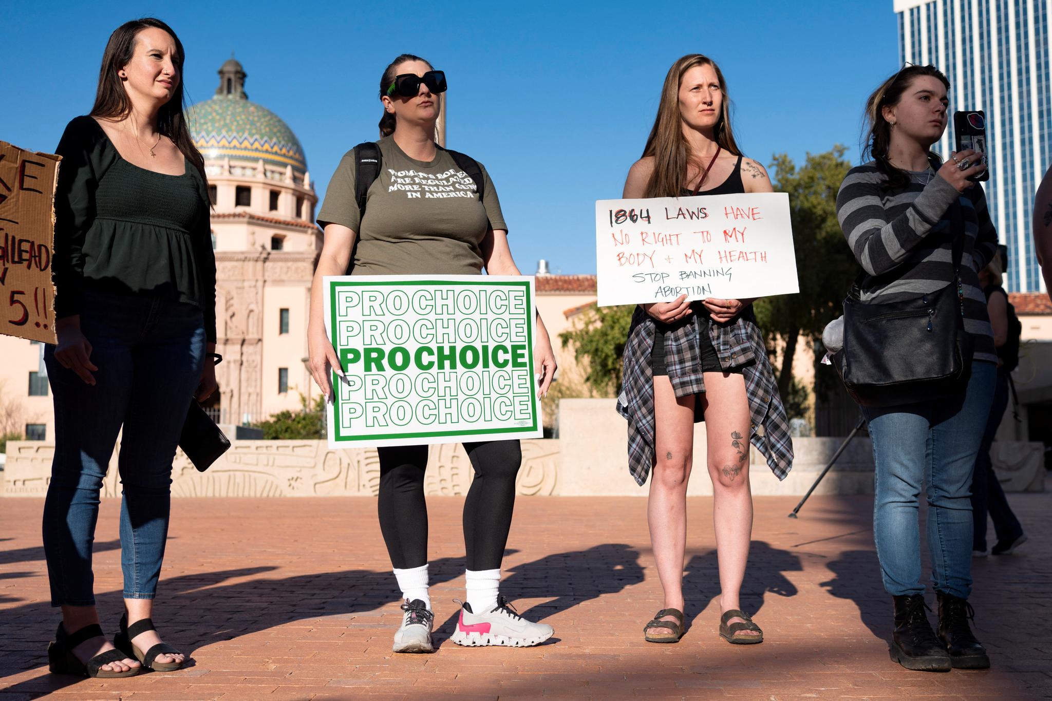 Arizona Abortion Law Upheld: Political Shock and Earthquake Ahead of Autumn Elections