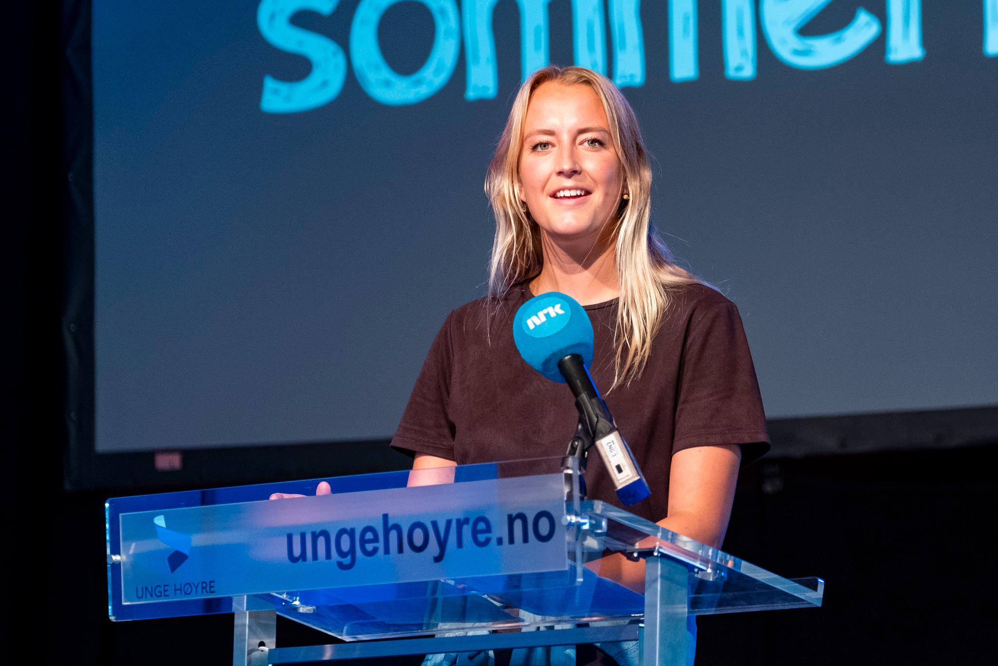 Søndag ba Unge Høyre-lederen Sandra Bruflot regjeringen om å vrake tiltakssonen for Finnmark og Nord-Troms. Her er hun avbildet under en debatt i Arendalsuka 2018. 