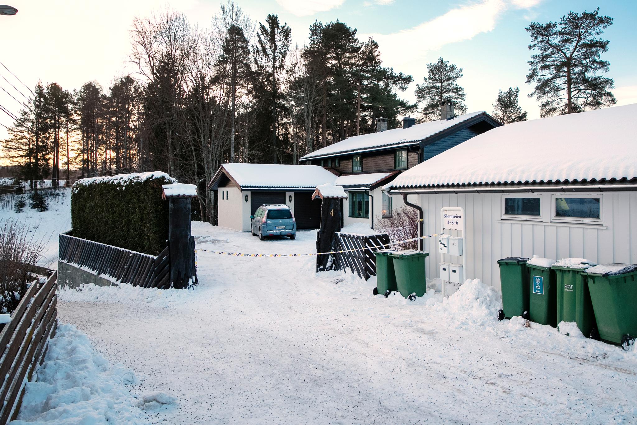 Først onsdag denne uken, få minutter etter at Aftenposten gikk ut med historien om forsvinningen, sperret politiet av området rundt boligen til Hagen-ekteparet i Sloraveien på Lørenskog.