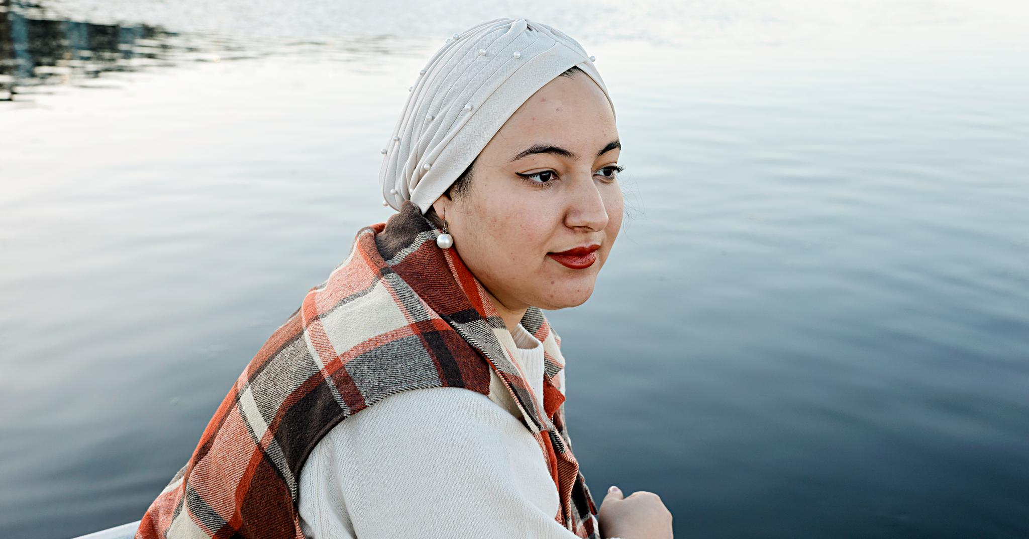 Rania Mahtaj (29) vil gjerne lære seg å svømme. Men mangel på svømmehaller i Oslo gjør at hun ikke får muligheten.