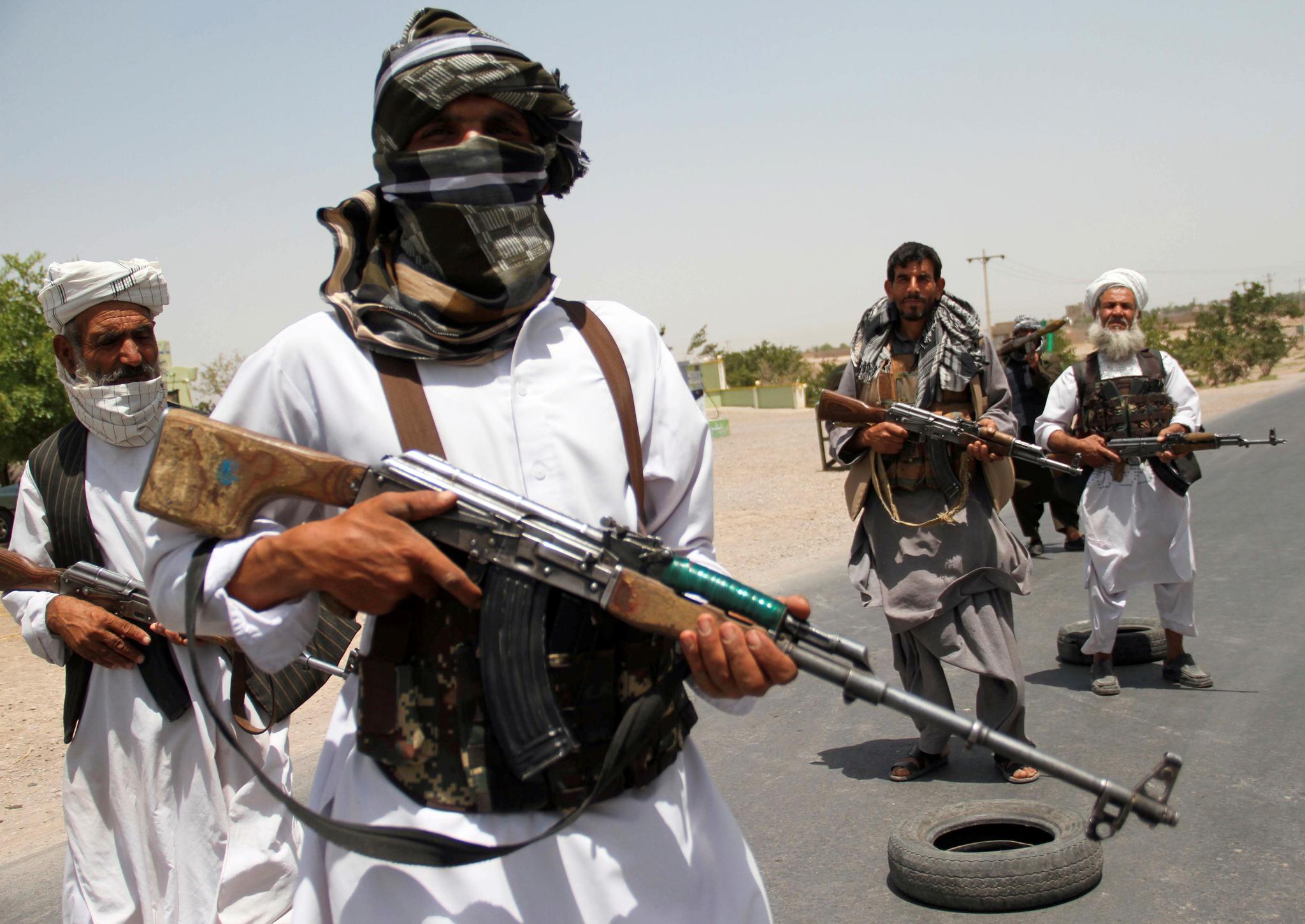 De siste ukene har frivillige militser blitt mobilisert mot Taliban. Det har ikke hjulpet.