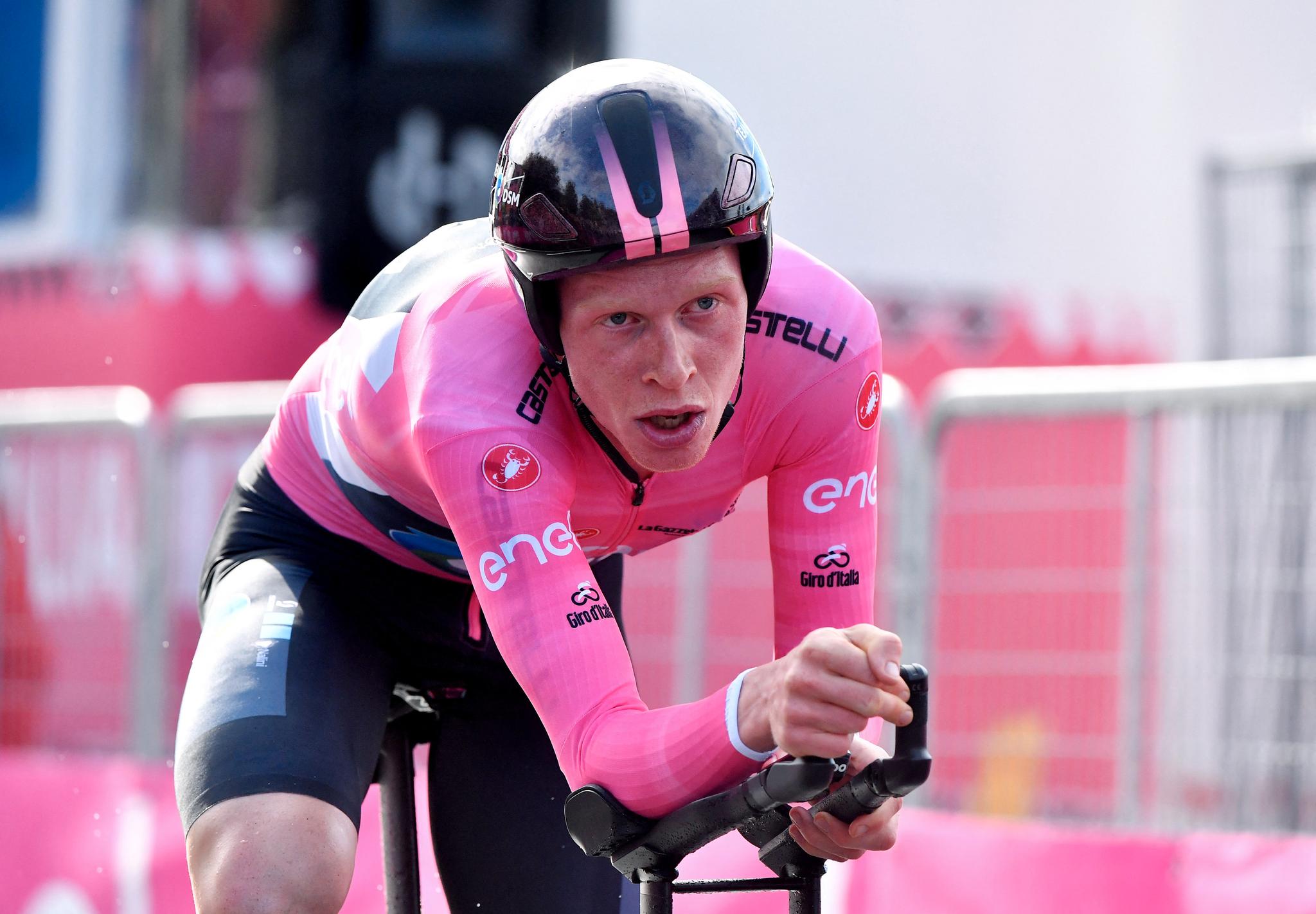 Secondo dramma al Giro d'Italia: Likensund perde la maglia di leader