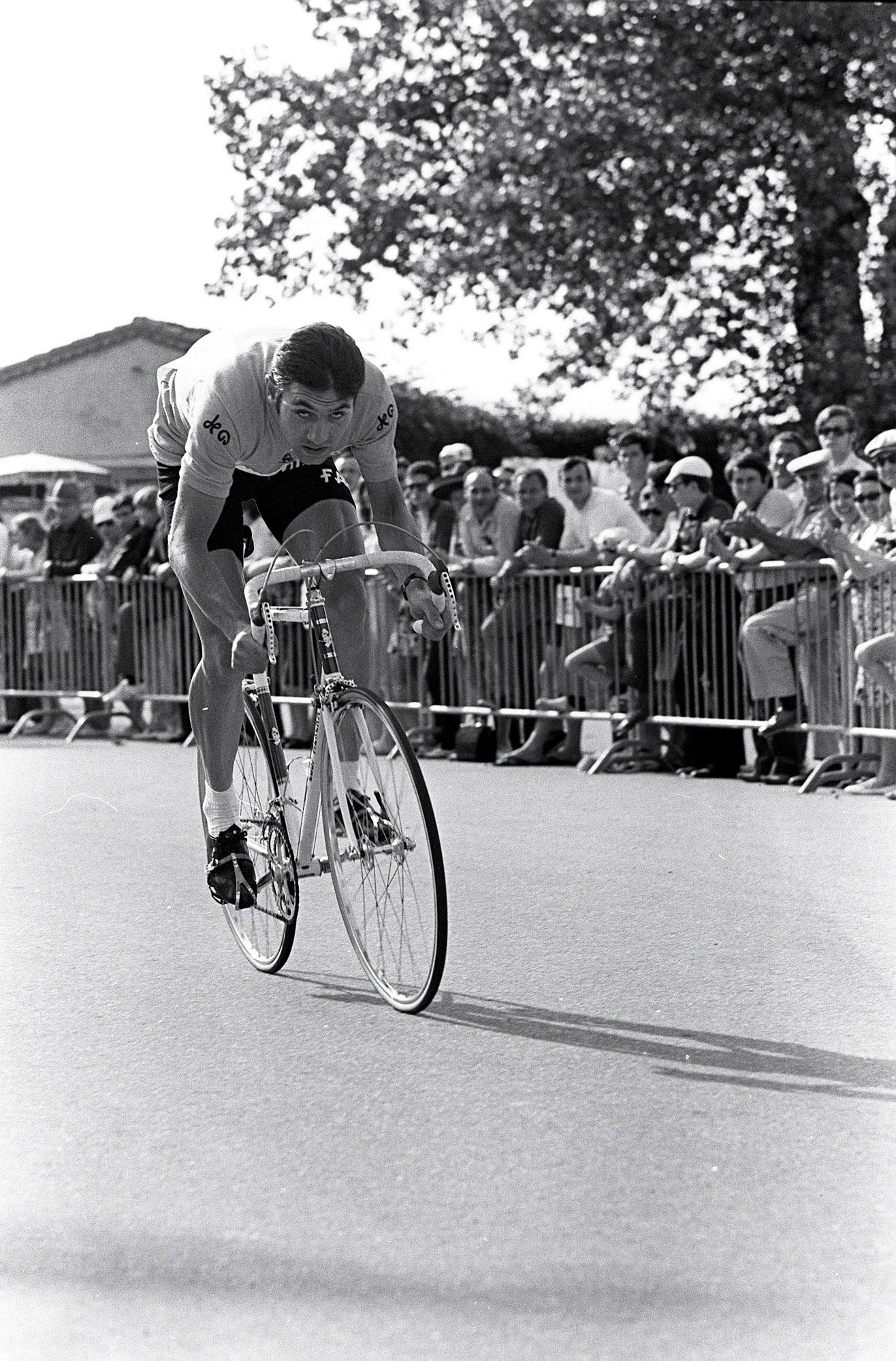 Eddy Merckx var et «uhyre» på sykkelen, minnes Dag Erik Pedersen. Her er belgieren i aksjon under Tour de France i 1970, som han vant sammenlagt med 12 minutters margin til nederlenderen Joop Zoetemelk.