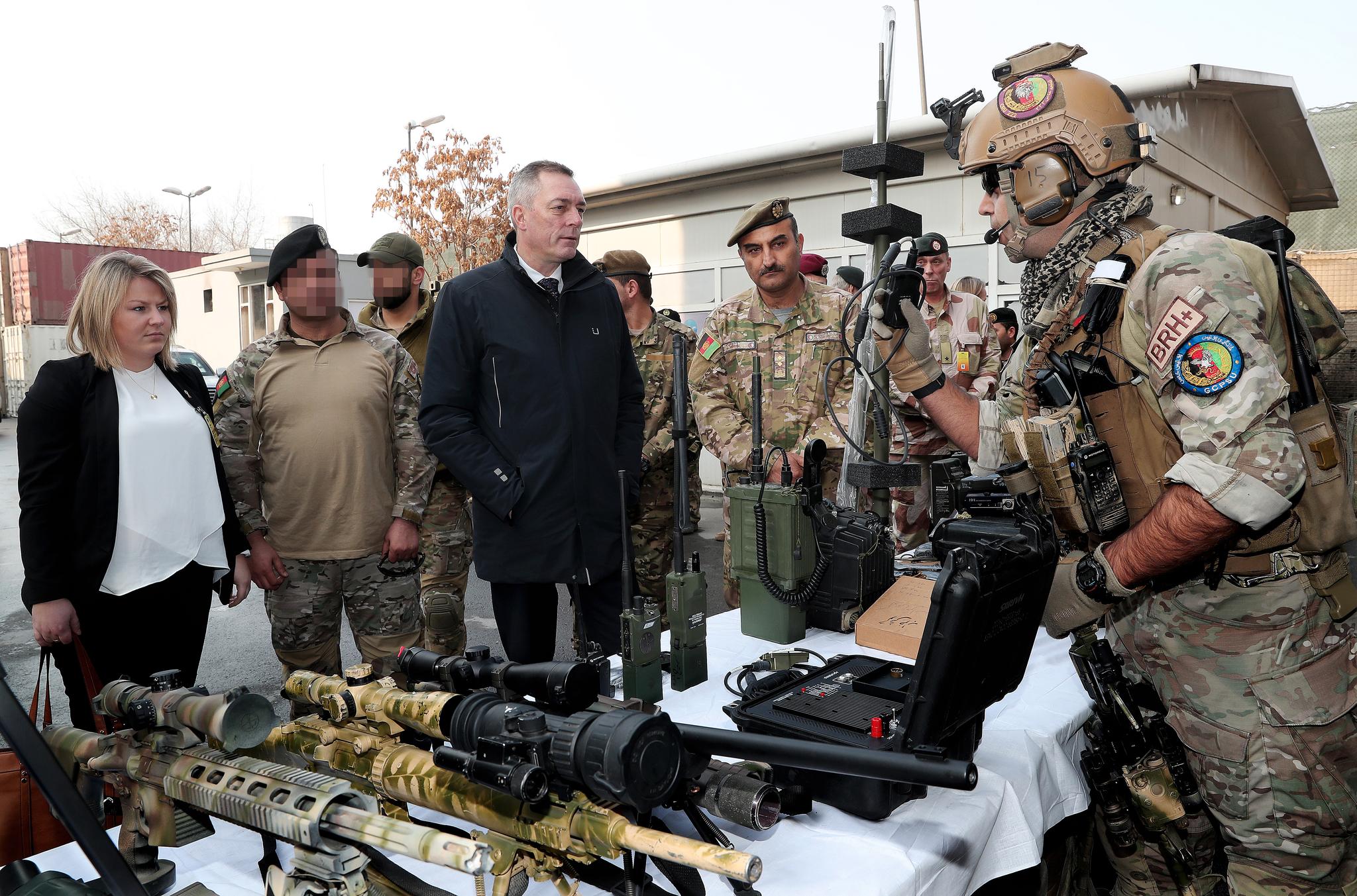 Forsvarsminister Frank Bakke-Jensen var i januar 2018 på besøk i Kabul. Der møtte han den afghanske spesialstyrken CRU 222, som er blitt trent og monitorert av norske spesialstyrker. 