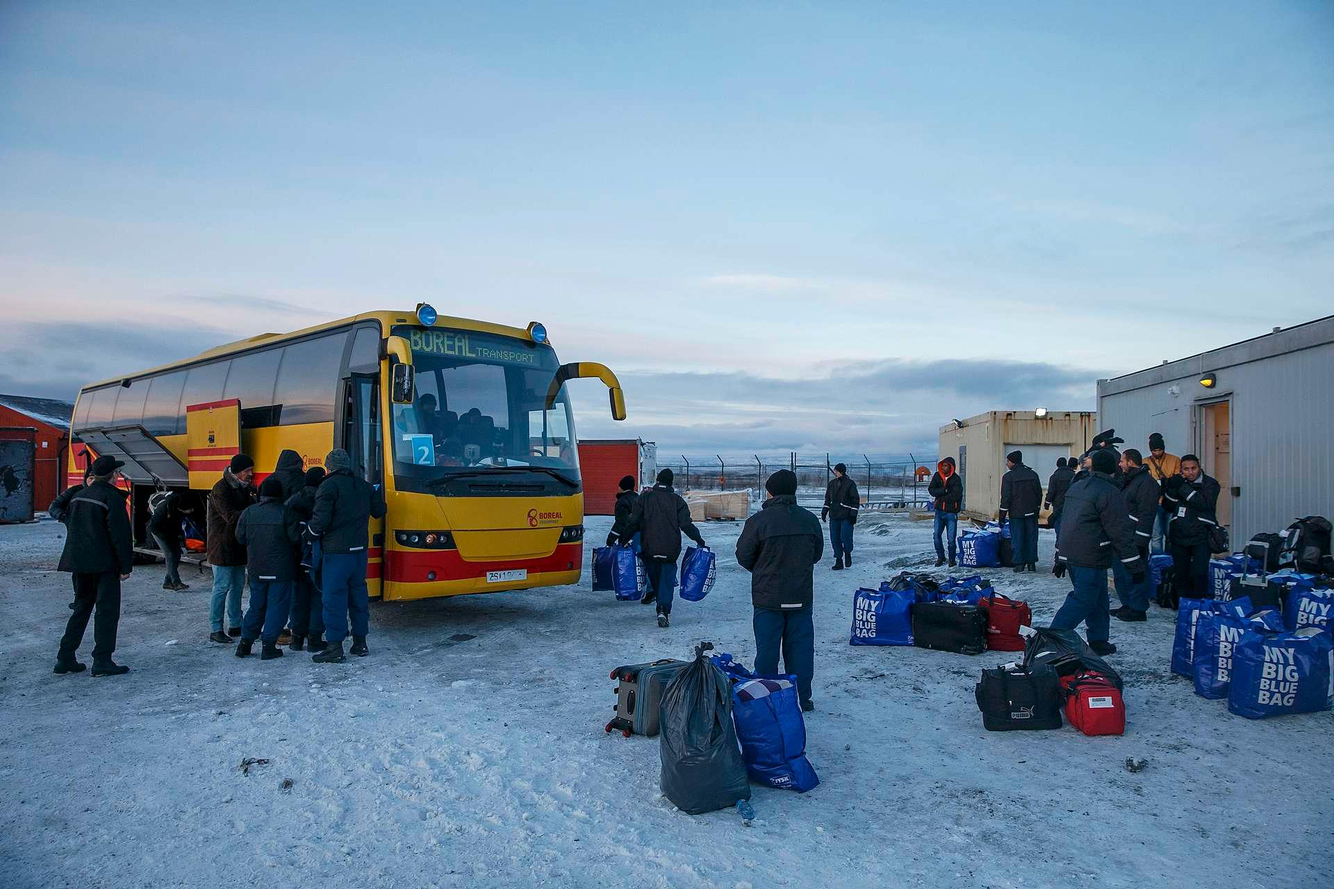 Det finnes særordninger i folketrygden som bl.a. gjør at de som får flyktningestatus raskere kan få visse trygdeytelser enn andre utlendinger bosatt i Norge.
