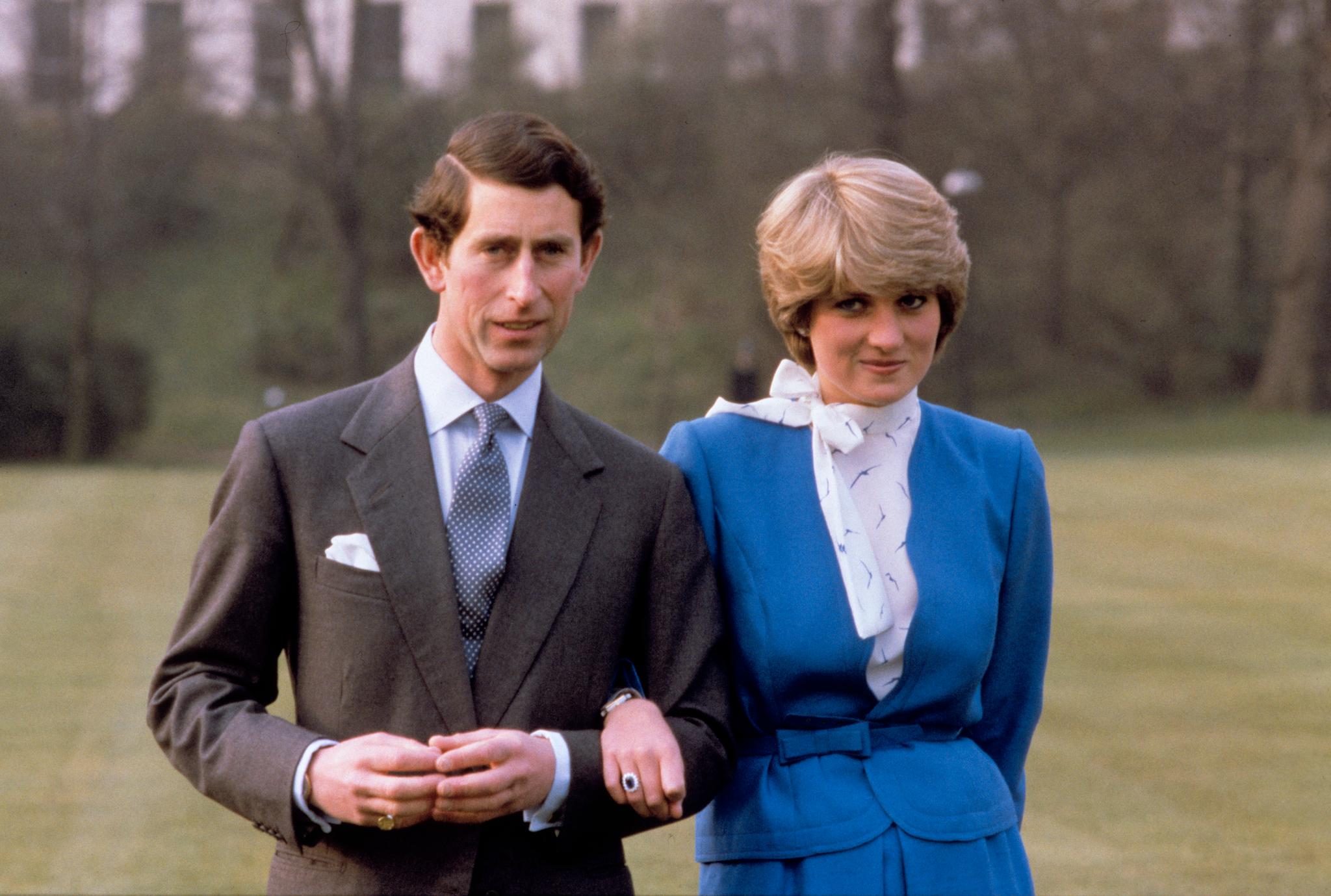 Bilde fra 1981 da forlovelsen mellom prins Charles og Diana ble offentliggjort. 