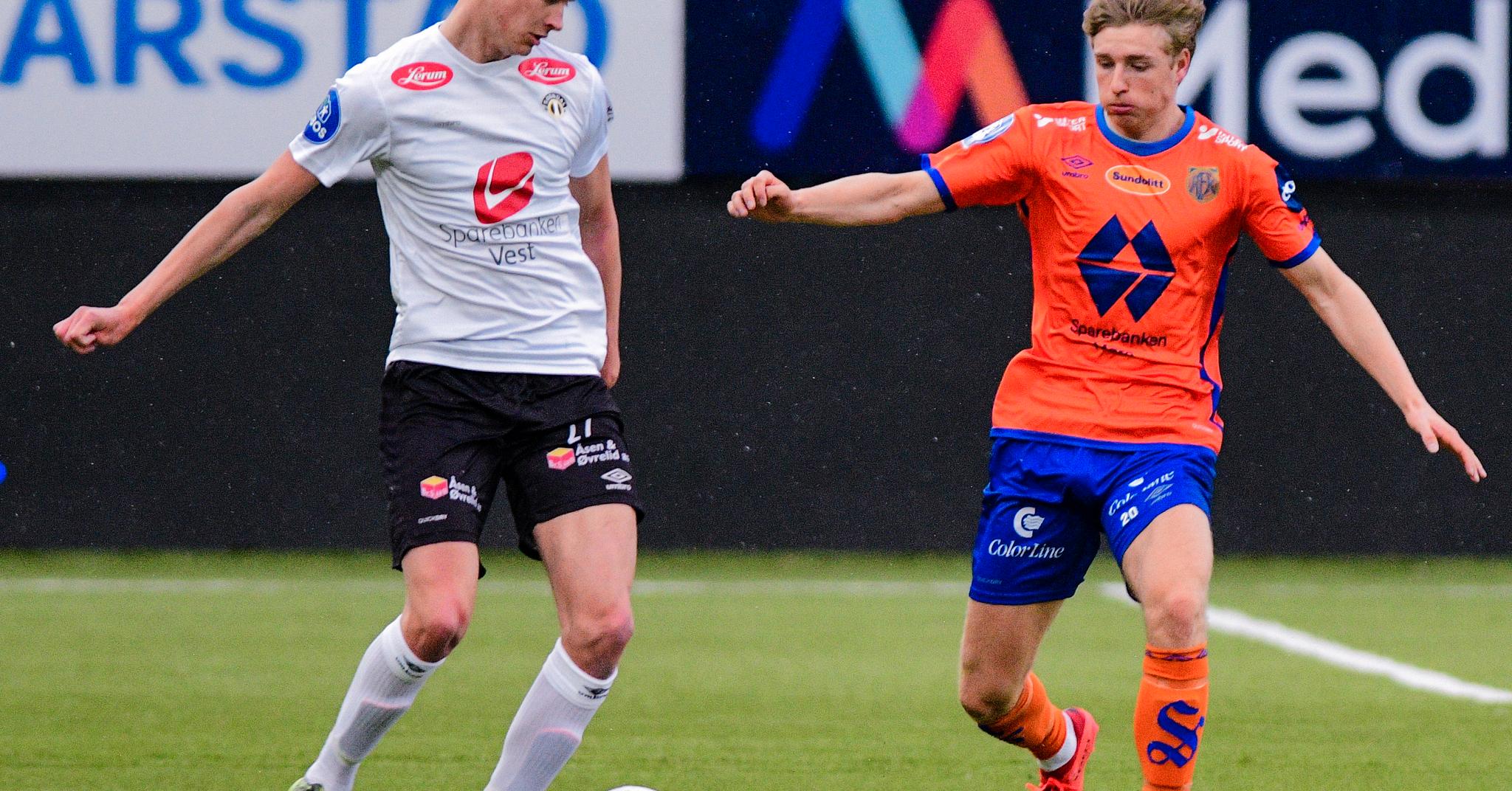 Oscar Solnørdal fikk sjansen fra start i treningskampen mot Sogndal og gjorde en fin innsats. Foto: Einar Juliebø
