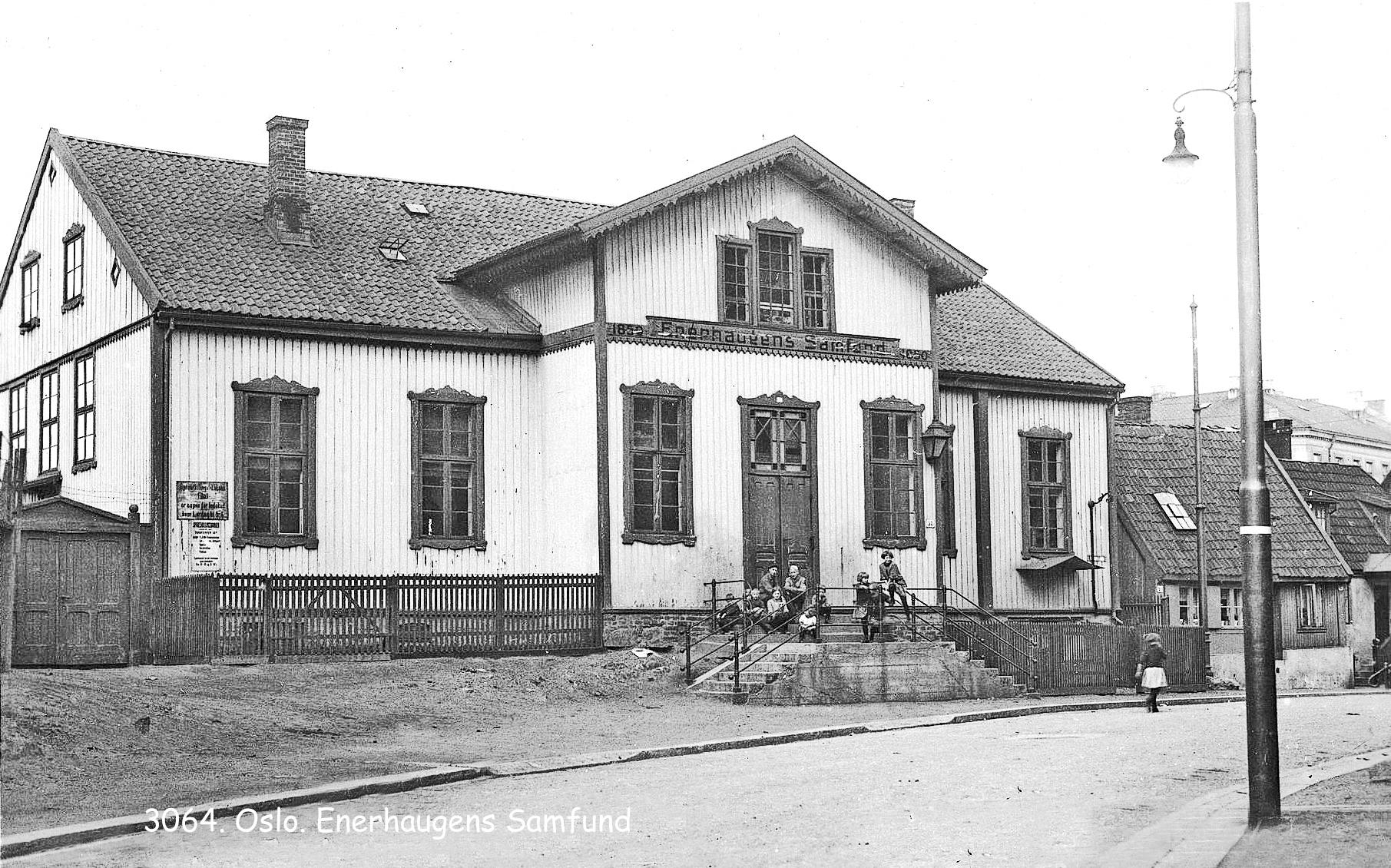 Enerhaugens Samfund: I Smedgata som førte ned til Grønland kirke, lå Enerhaugens Samfunds forsamlingshus og kombinerte forkynnelse med omsorg.