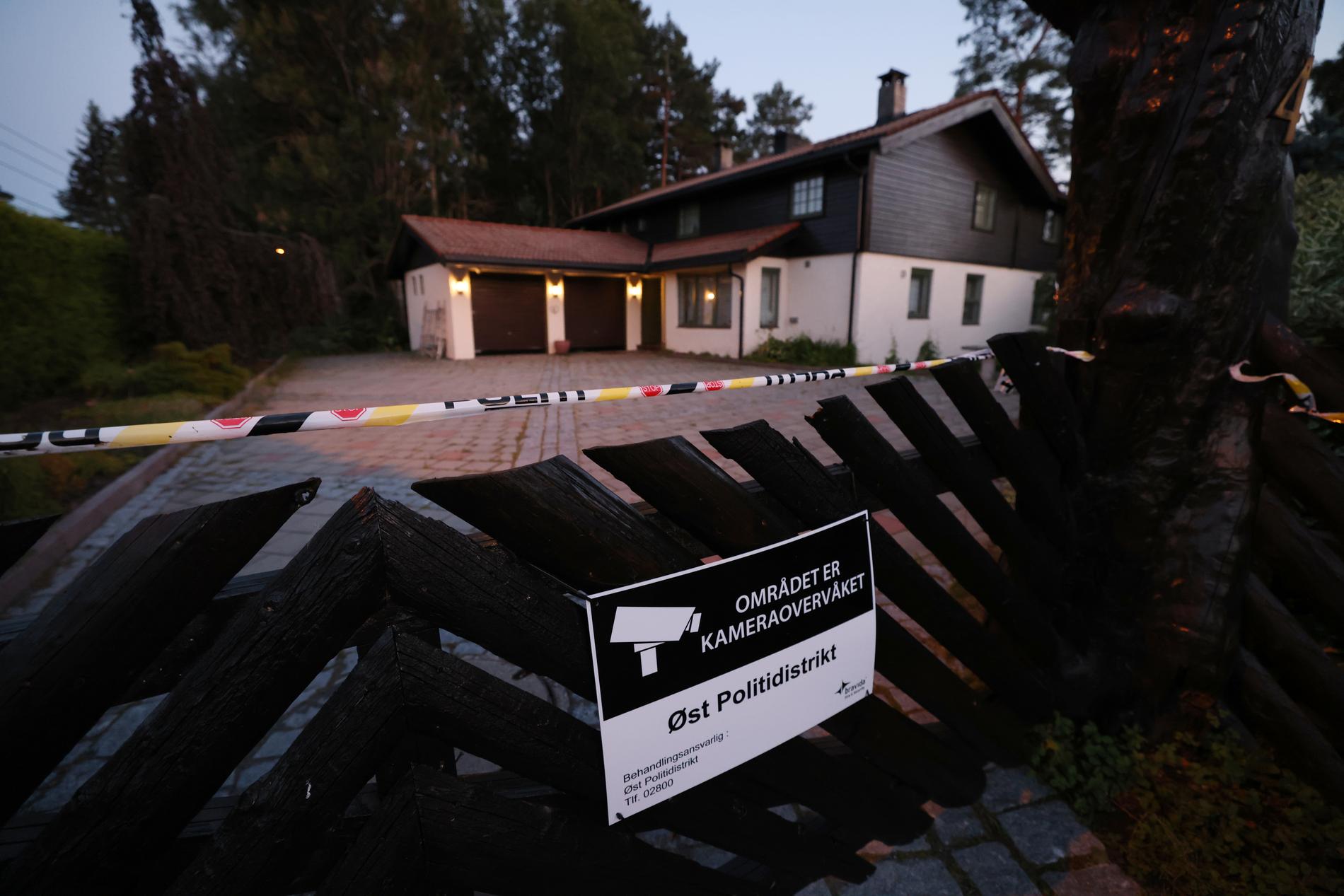 Politiet beslagla boligen til Tom Hagen i lengre tid før han fikk flytte tilbake igjen. 