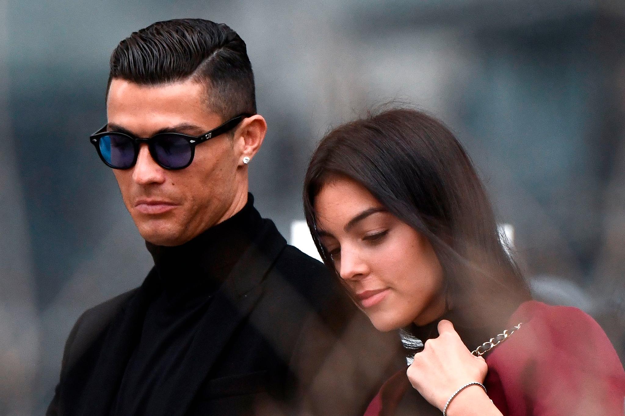 TØFT: Cristiano Ronaldo og Georgina Rodriguez har vært gjennom en vanskelig periode etter at de mistet sønnen sin i fjor.