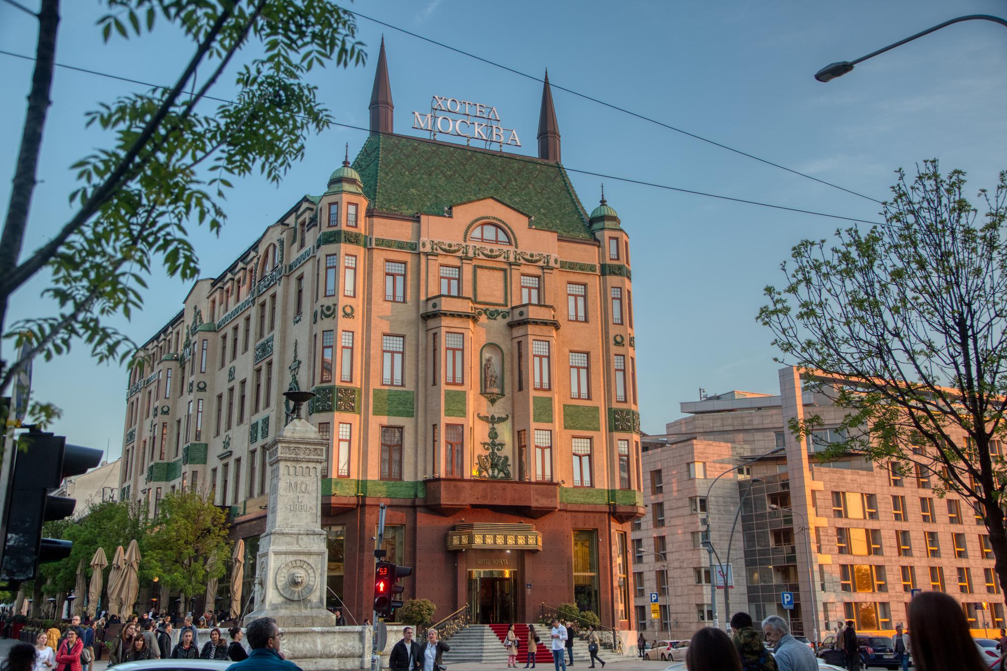 Hotell Moskva er et ikonisk sted og ligger midt i Beograd sentrum. Her får man følelsen av å reise tilbake til sovjettiden.