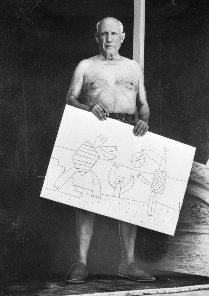  Pablo Picasso sto bak flere av utsmykningene i Regjeringskvartalet. Her er han fotografert i 1970 med motivet som ble overført til en av veggene i Høyblokkens trappegang. 