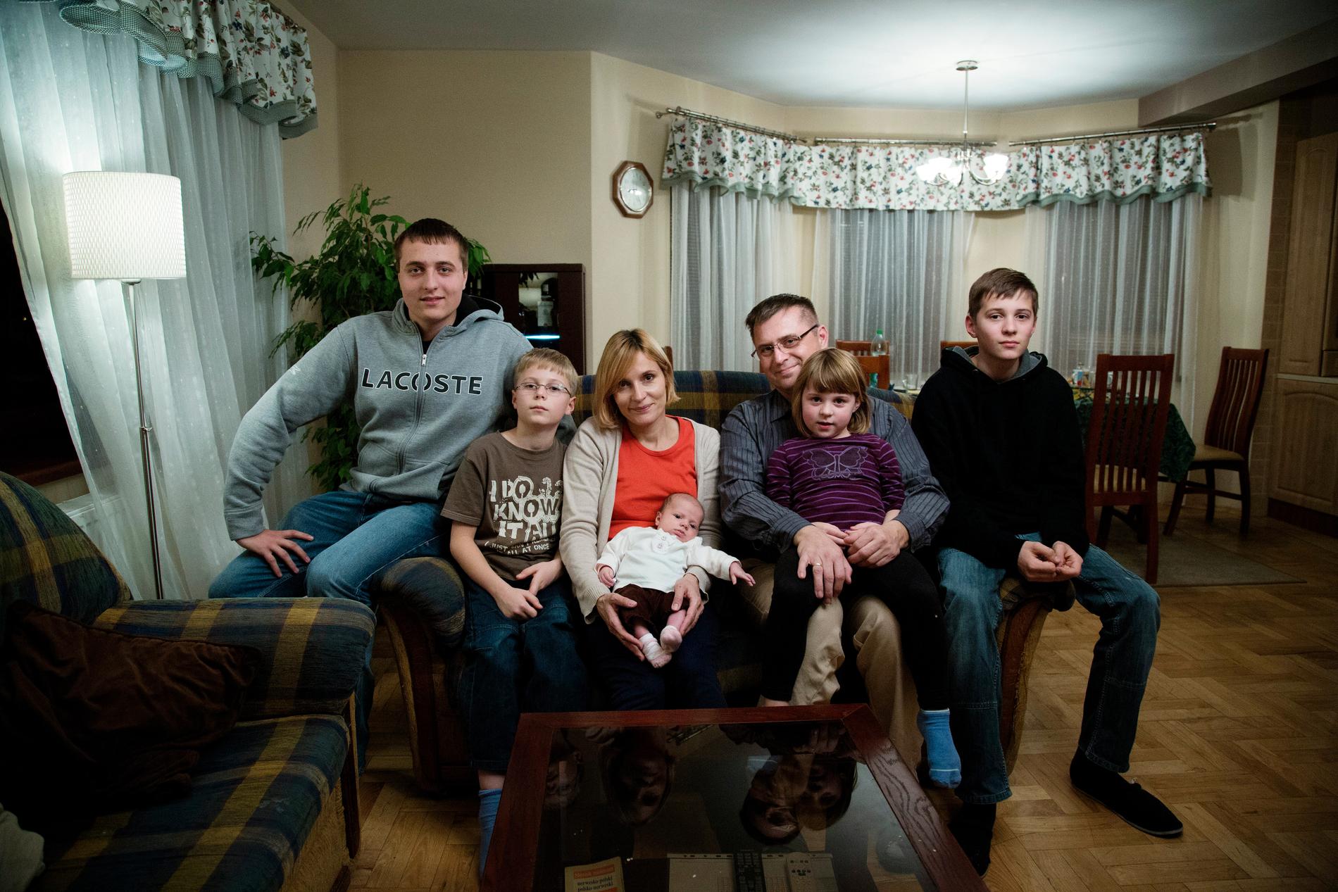Av de fem barna i familien Adamczyk   er det tre som fortsatt mottar barnetrygd (bildet er tatt i 2013)
