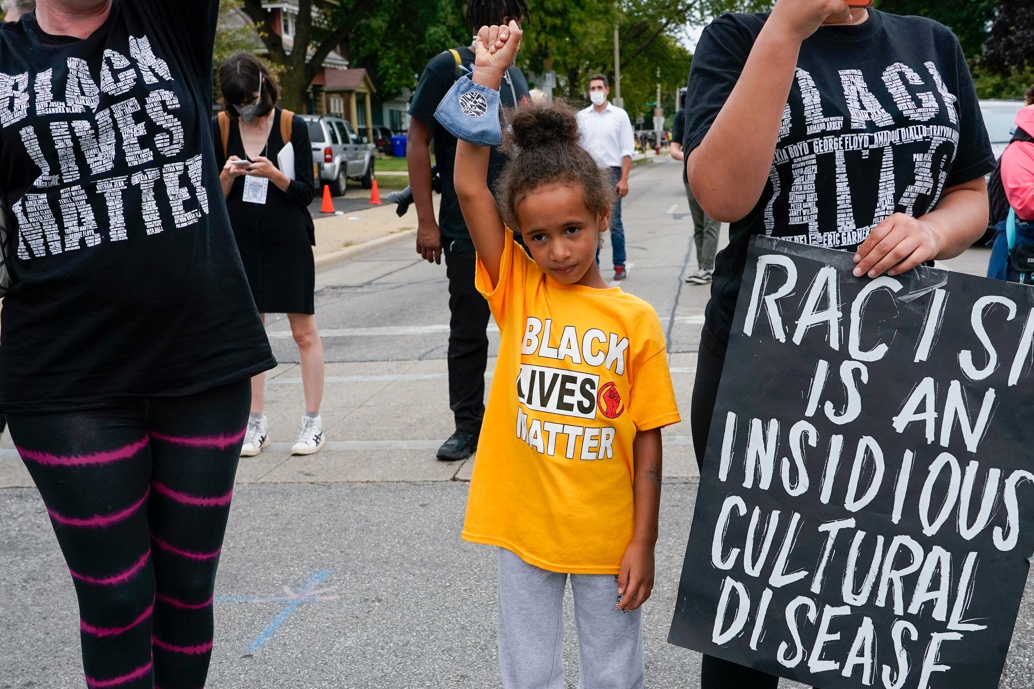 Over 93 prosent av alle Black lives matter-demonstrasjoner i USA, har gått fredelig for seg. Det står i sterk kontrast til bildet president Donald Trump har forsøkt å tegne av demonstrantene som voldelige anarkister. 