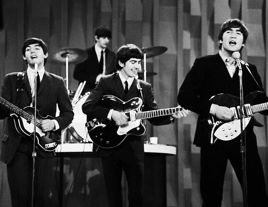 FØRSTE BEATLE: Når Paul McCartney går på scenen på Koengen 24. juni i år, blir han den første beatle som spiller i Bergen. Bildet er fra bandets legendariske opptreden på Ed Sullivan Show i 1964.