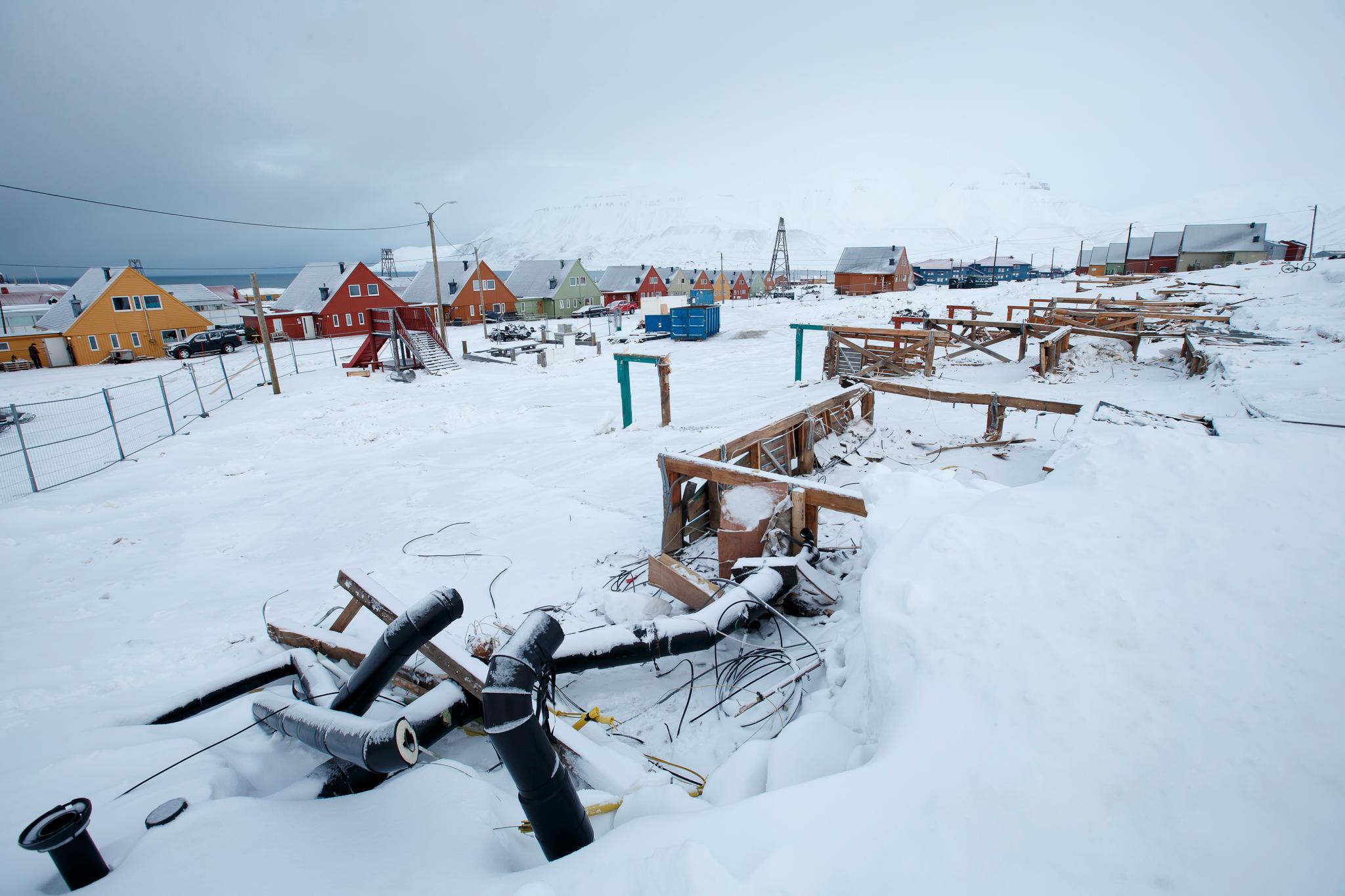 Etter snøskredet i Longyearbyen i 2015, der to personer mistet livet. Foto: Heiko Junge / NTB scanpix