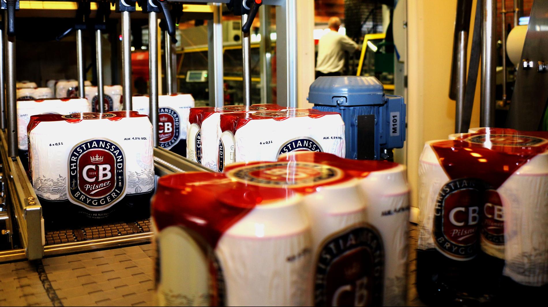 Det kan bli færre ølbokser solgt i Rema-butikkene fremover. Foto: Roald Ankersen.