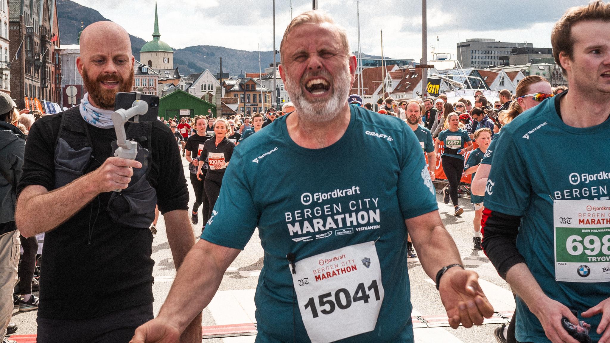 Han var 144 kilo, utrent og røykte. Lørdag løp Knut Høibraaten (46) halvmaraton.