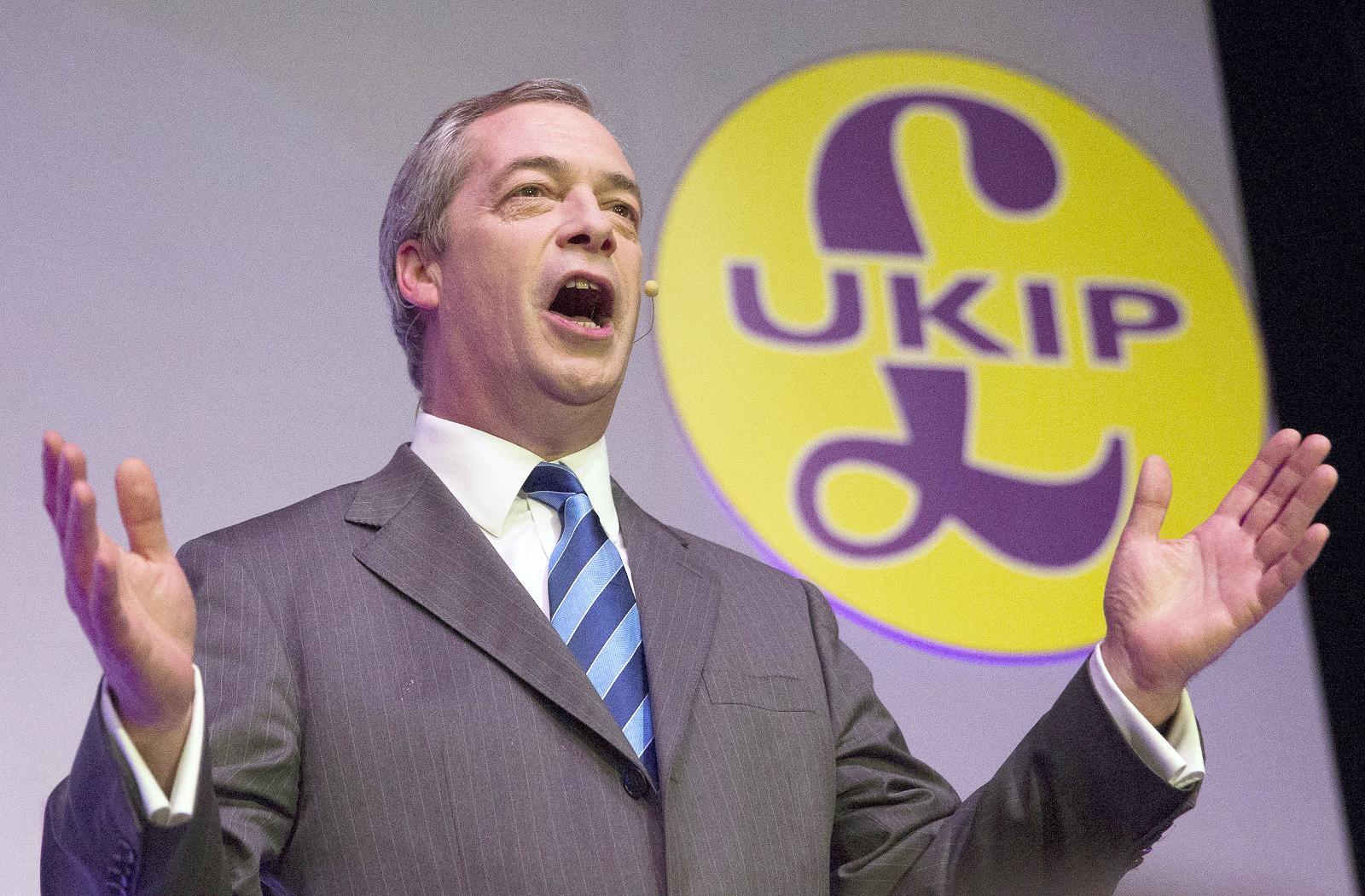 TREKKER SEG: Parlamentsmedlem Nigel Farage er leder for det EU-kritiske partiet UK Independence Party (UKIP). Nå trekker han seg.