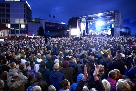 Kaizers på Torget i Stavanger under ONS i 2012. Kaizers stod for var gratiskonserten det året.