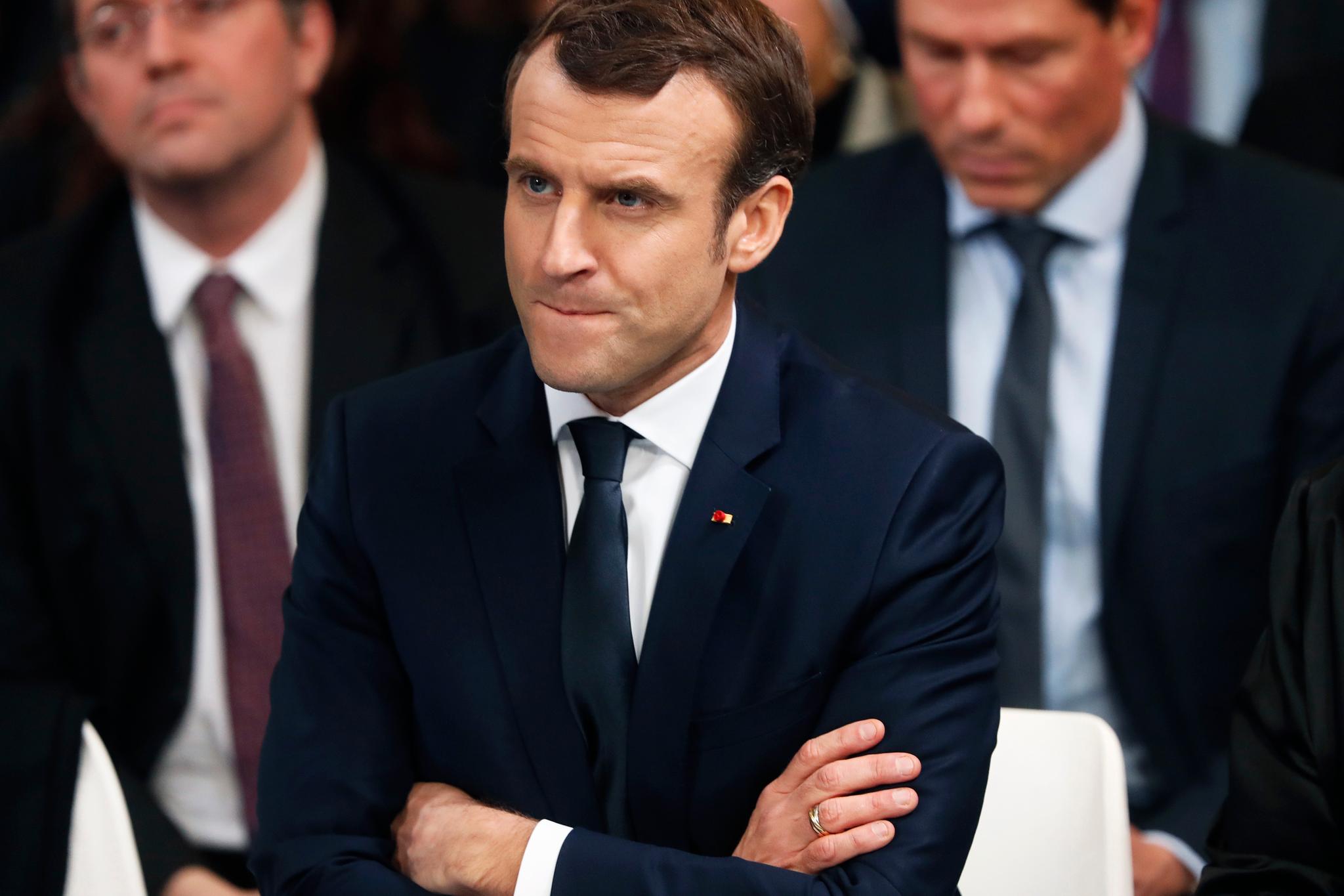 Frankrikes president, Emmanuel Macron står ikke særlig høyt i kurs hos makthaverne i Italia. Denne uken toppet konflikten seg. Den franske ambassadøren ble hjemkalt fra Roma. Sist det skjedde, var etter 2. verdenskrig.