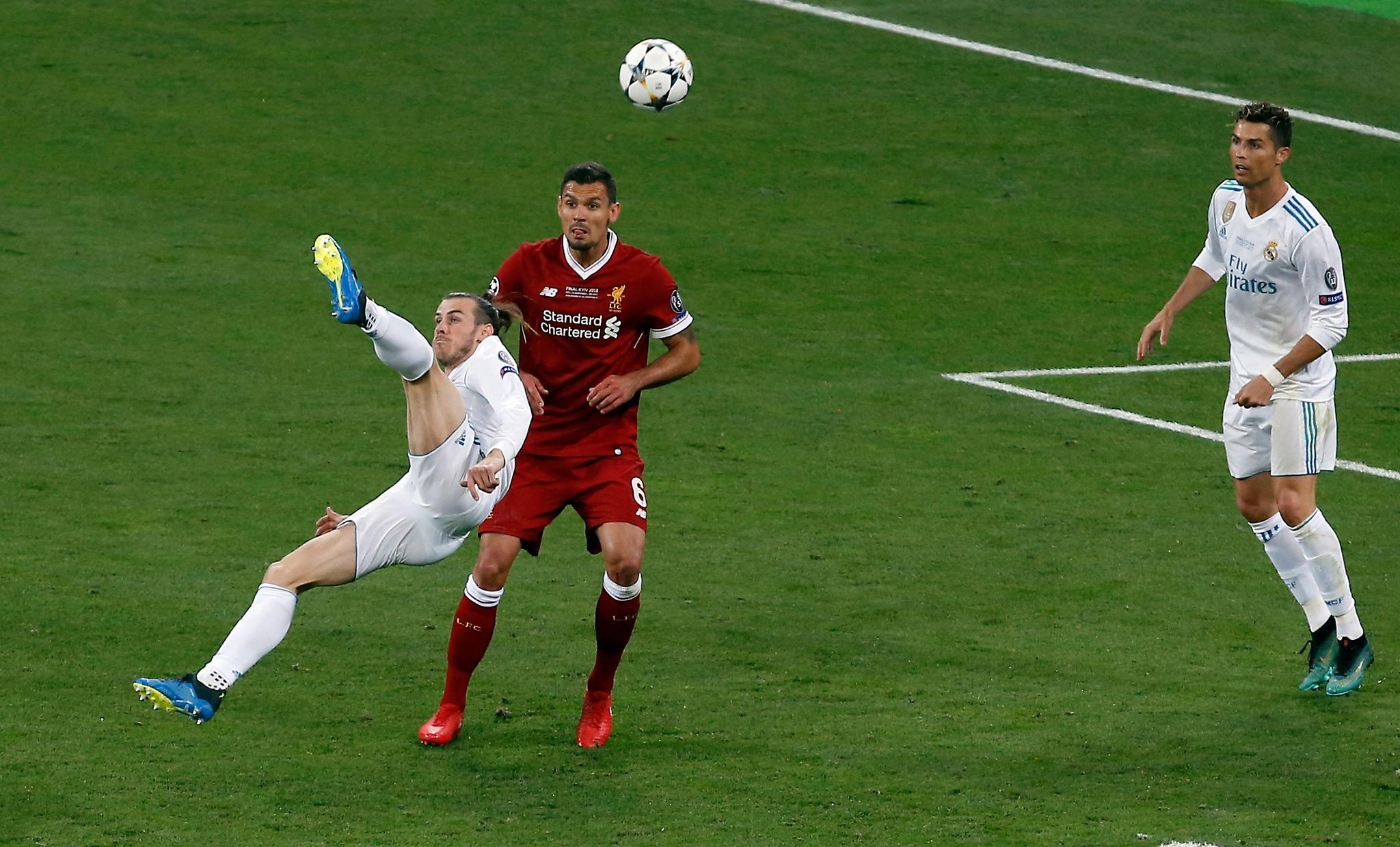 KRONEN PÅ VERKET: Gareth Bale brassesparker inn 3–1 for Real Madrid. Sadio Mané scoret Liverpools mål.