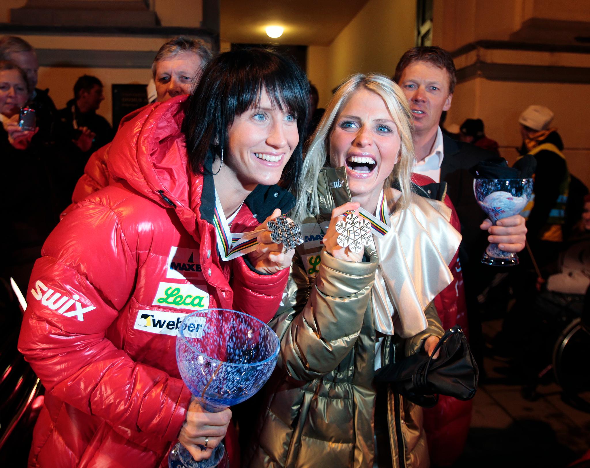 JAKKENE I OSLO 2011: Langrennsløperne Marit Bjørgen og Therese Johaug.