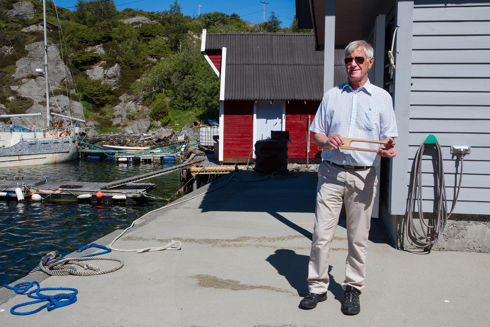 LITT SKEPTISK: Hans Lauvik er ikkje trygg på at dagens ungdom vil klara å halda på dialekta si. - Eg meiner skulen burde lagt meir vekt på lokal kultur og lokal historie, seier Fjell-mannen. 