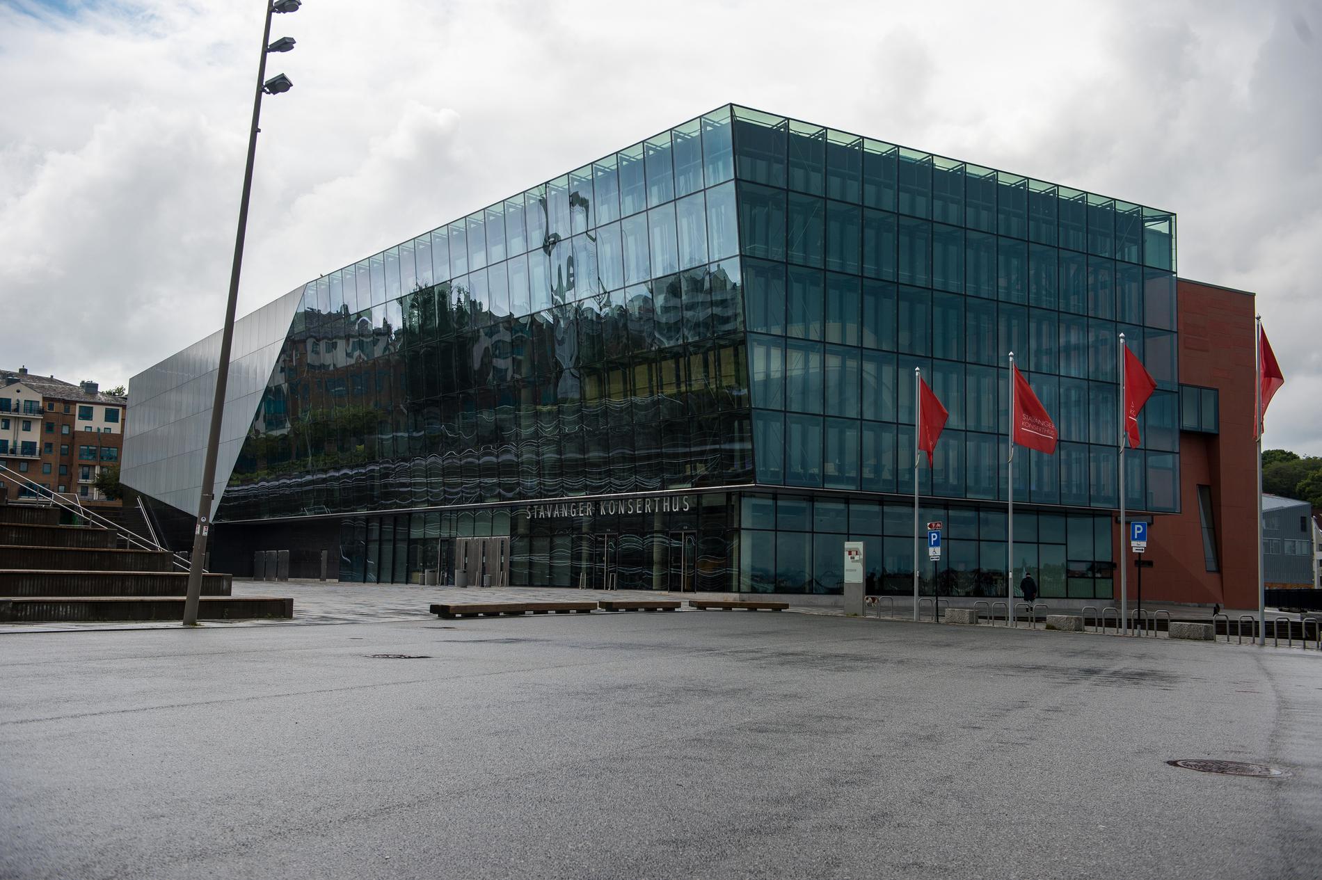 Stavanger Konserthus deler Humorgallaen i to etter nye smittevernregler.