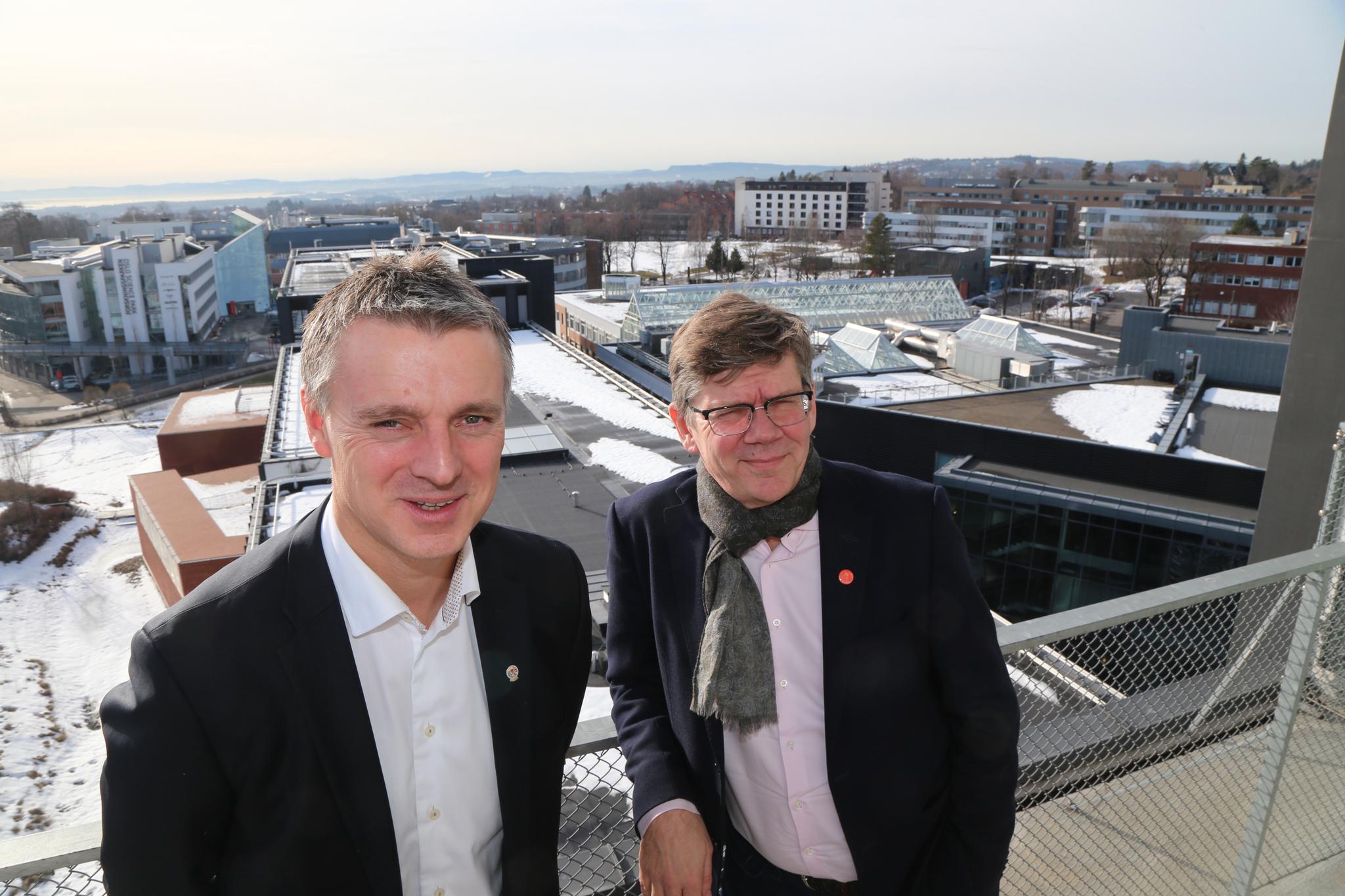 Avtroppende byråd for næring og eierskap i Oslo, Kjetil Lund og UiO-rektor Svein Stølen.