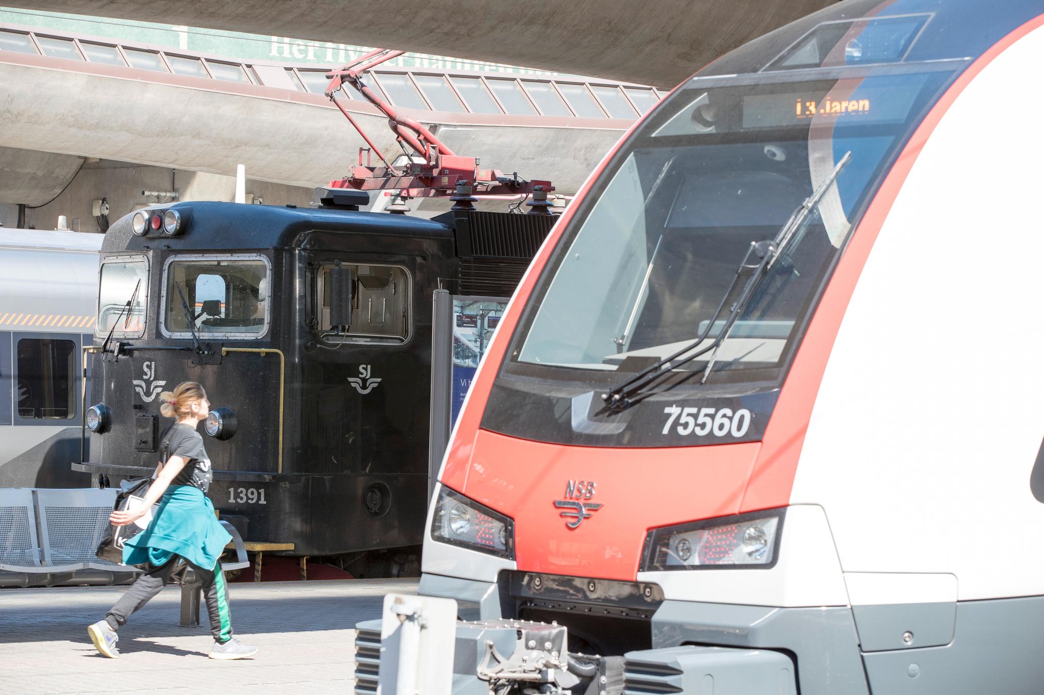 Det tar tid å bygge jernbane. I 1992 forelå NSB-rapporter for både for Nord-Norgebane og dobbeltsporet InterCity på Østlandet. Fortsatt i 2019 stopper moderne InterCity-spor i Drammen, før Eidsvoll og før Moss. Nord-Norge-banen er hverken bygget eller planlagt.
