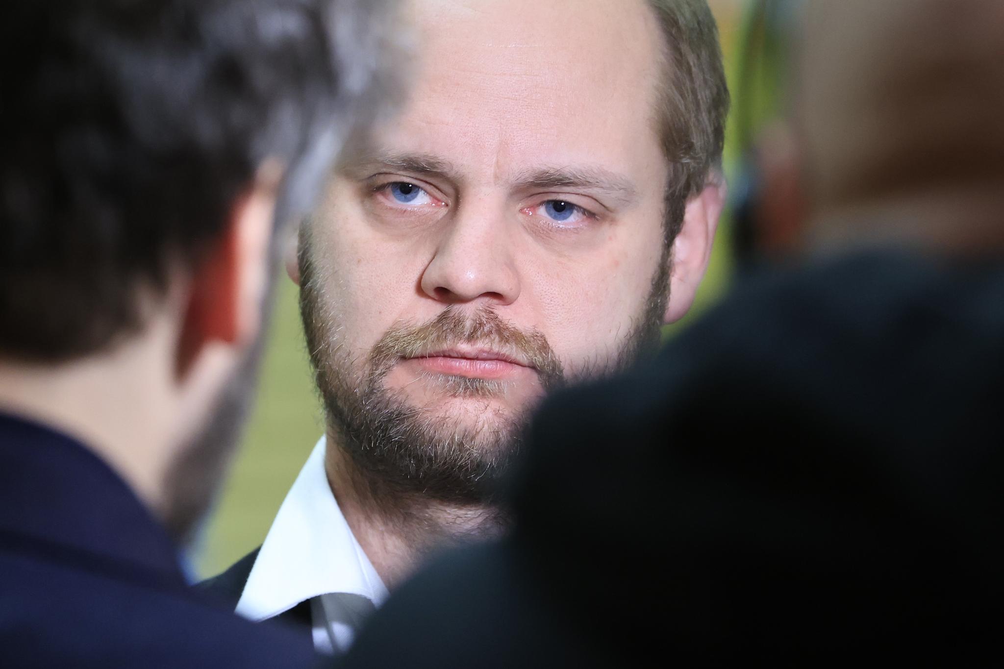 Mímir Kristjánsson ber Rødt snu om våpenstøtte til Ukraina