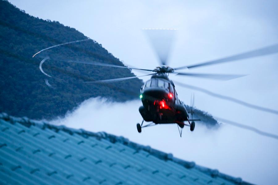 Dette helikopteret fraktet de to første guttene til sykehuset i Chiang Rai.