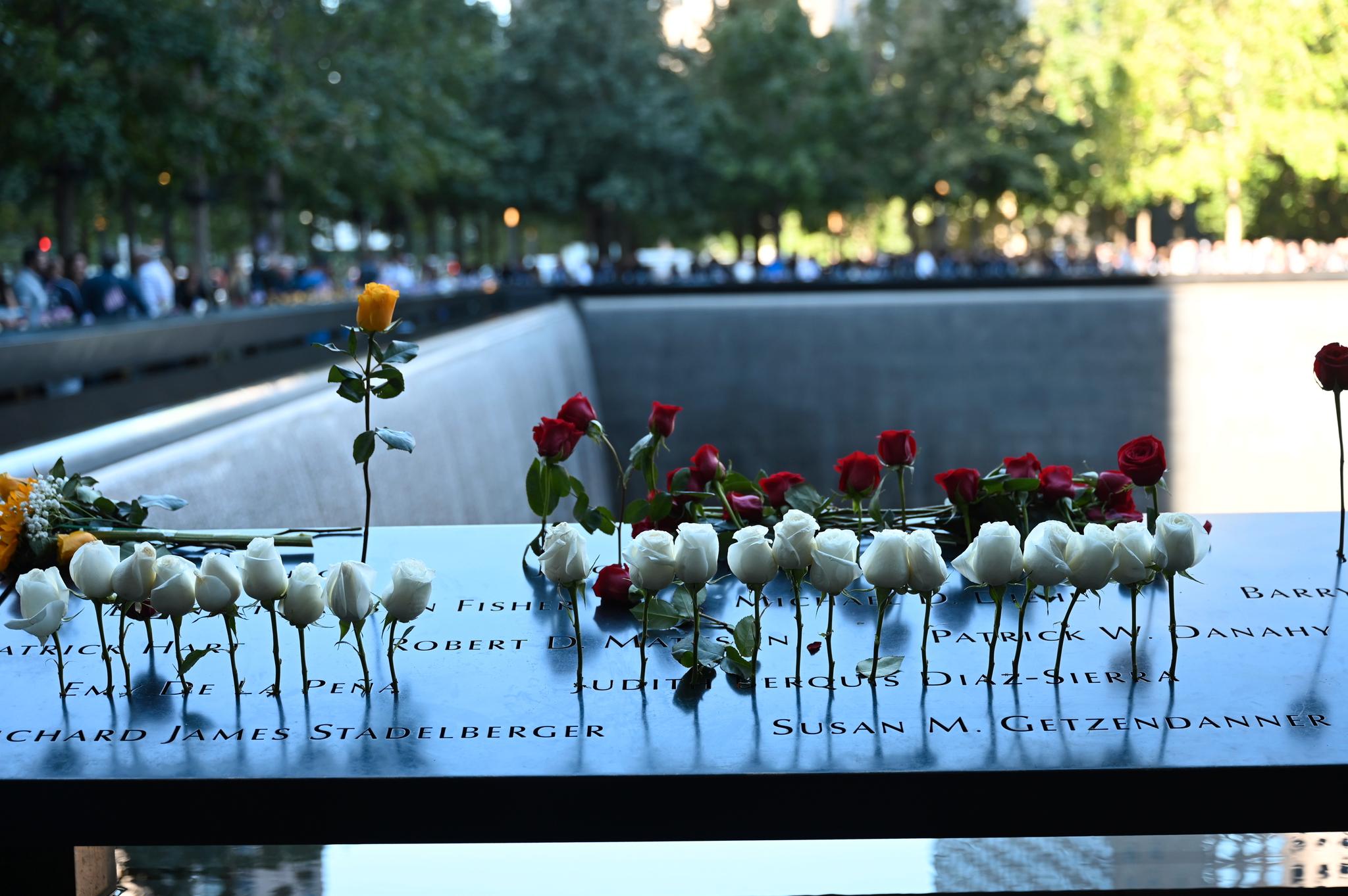 Samme dag som ofrene etter terroren 11. september 2001 mintes, ble det første hemmeligstemplede terrordokumentet offentliggjort. 