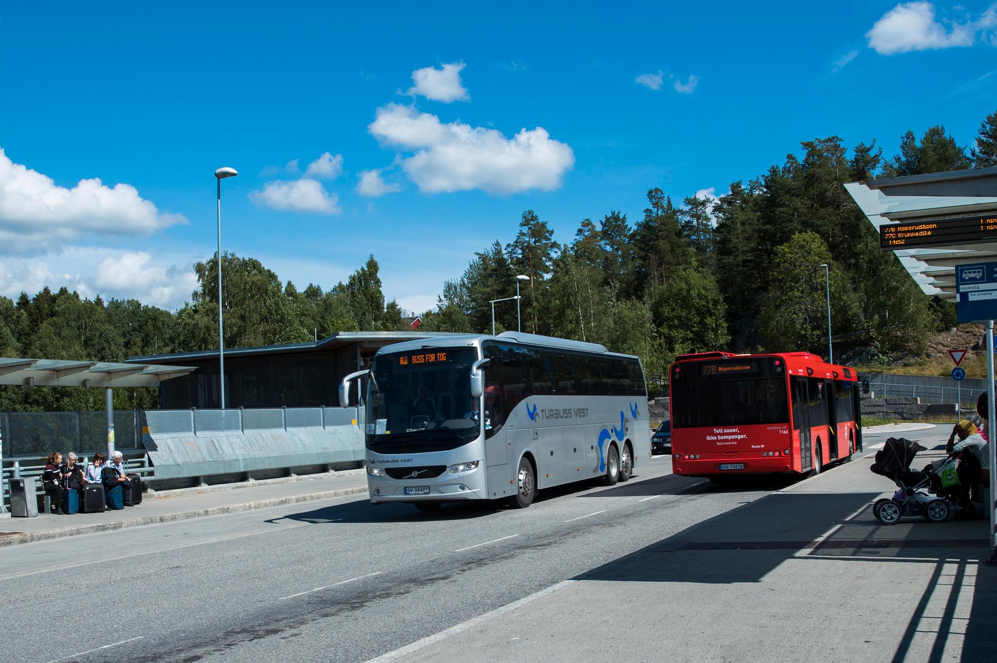 Statens vegvesen varsler kontroller av beltebruk i busser over hele landet. Foto: Berit Roald / NTB scanpix