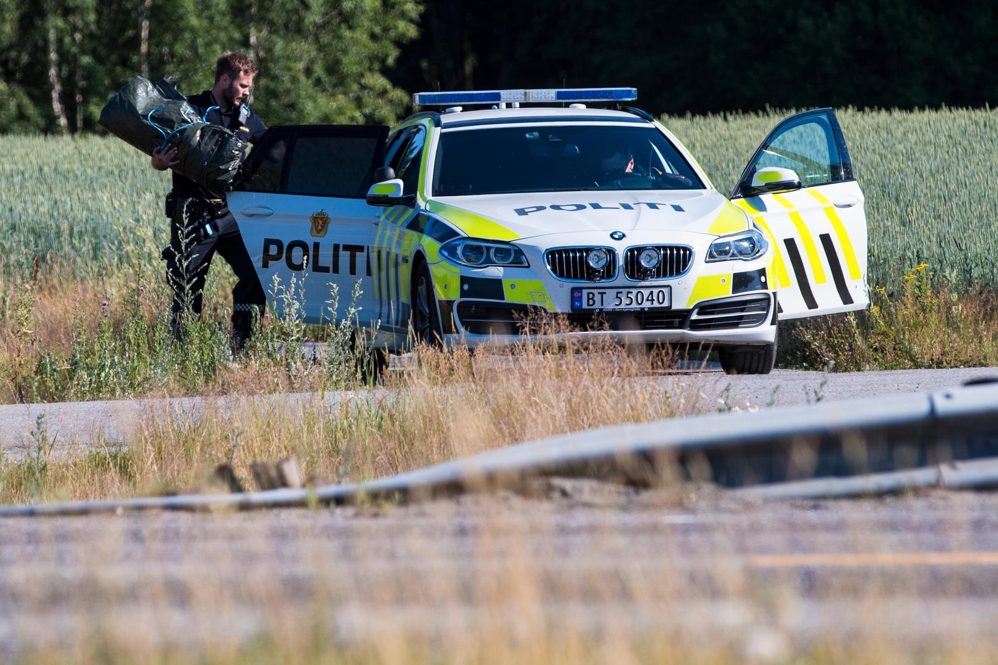  Politiets bombegruppe destruerte torsdag en rørbombe funnet i en stjålet bil i Larvik. 