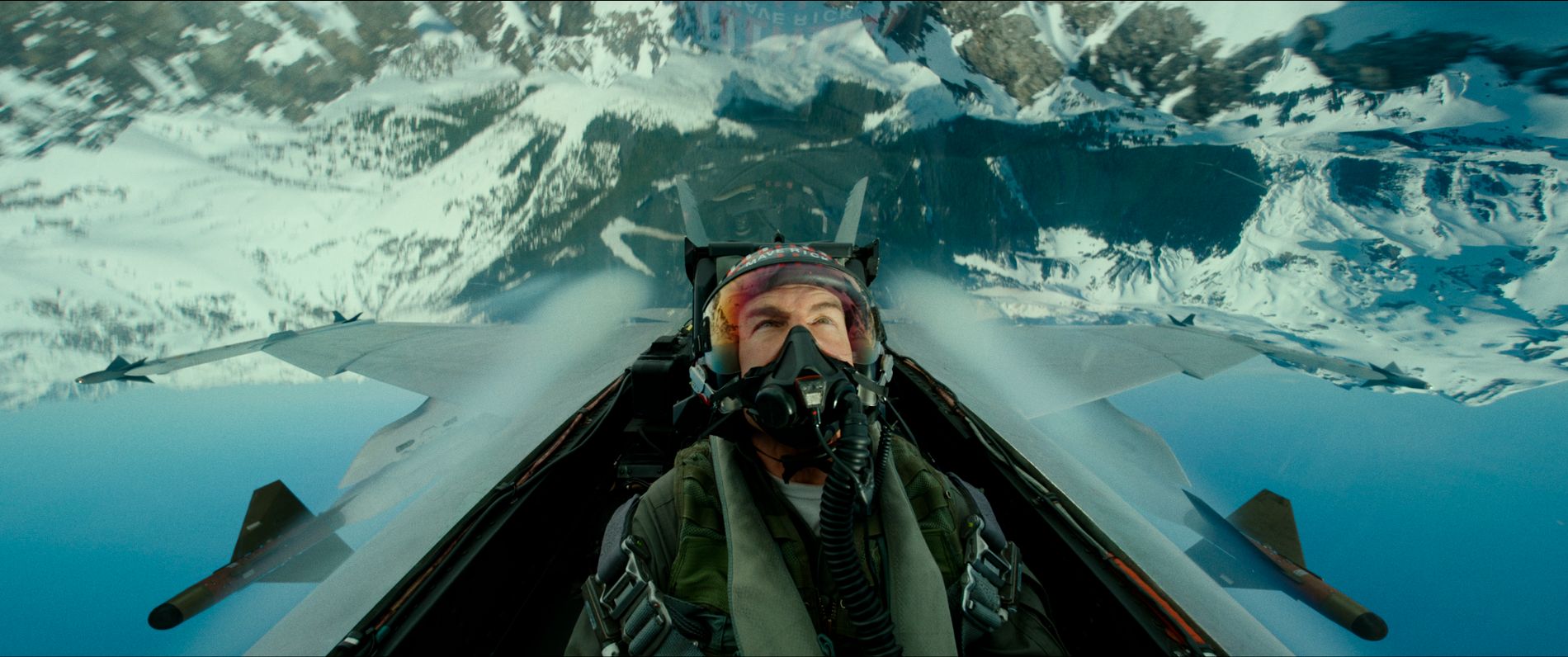 Tom Cruise er på vingene igjen i rollen som Pete «Maverick» Mitchell når en ny Top Gun-film tar sats på kinoene i mai. 