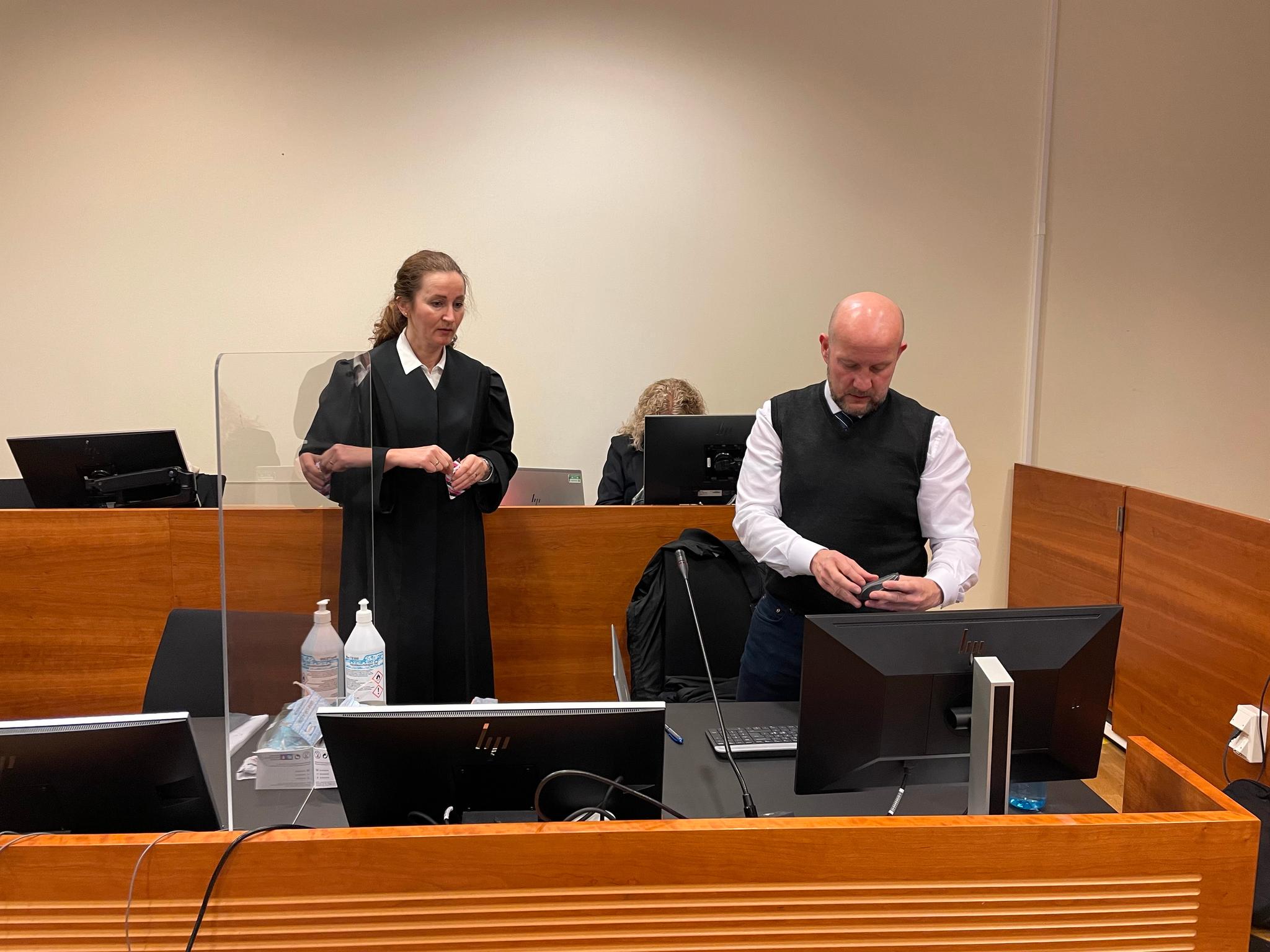 Aktorene politiadvokat Line Nyvoll Nygaard og statsadvokat Geir Evanger holdt torsdag sine prosedyrer i ankesaken til den IS-tiltale kvinnen i Borgarting lagmannsrett. 