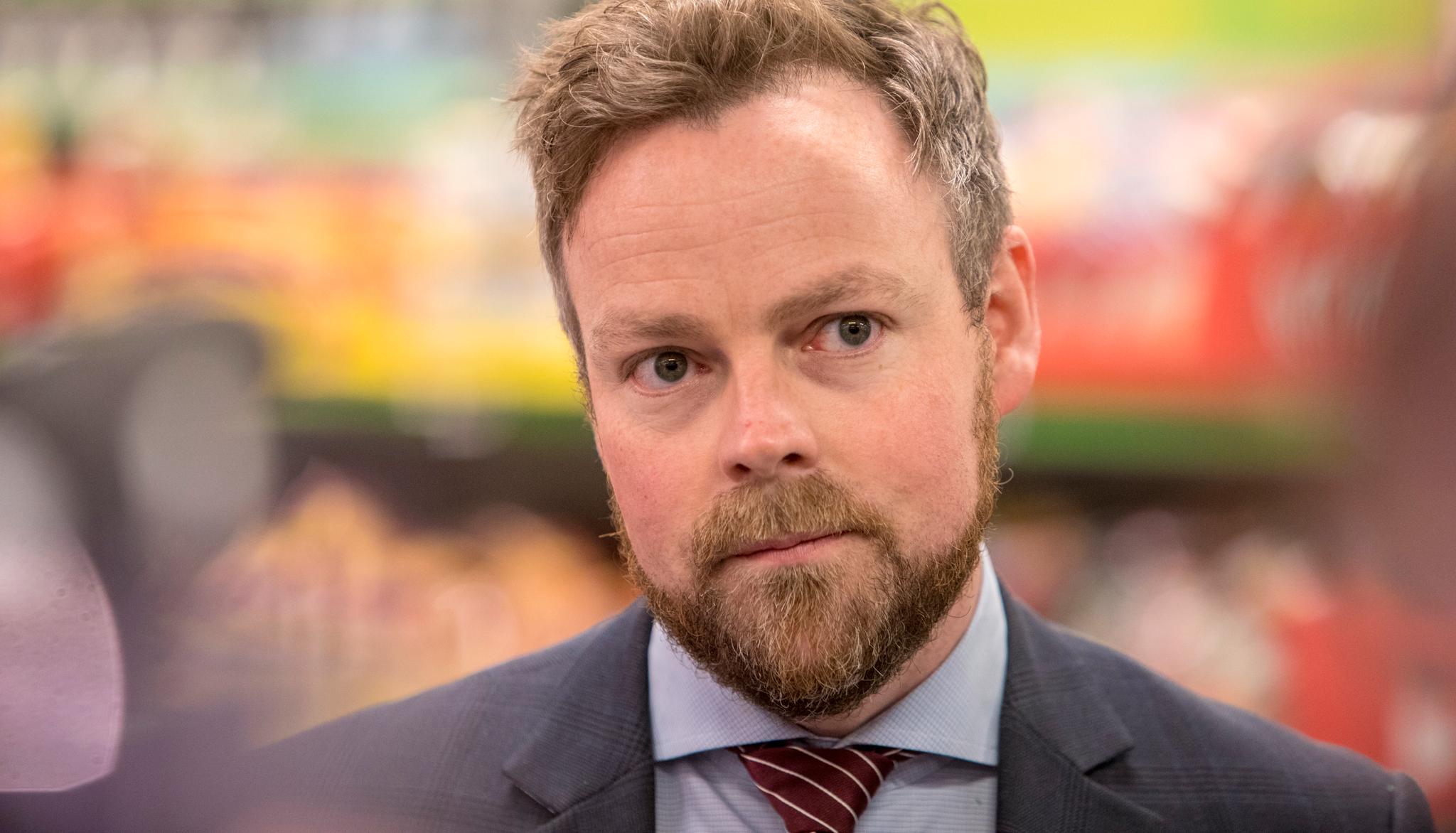Næringsminister Torbjørn Røe Isaksen (H) er kritisk til retorikken i klimaopprop.