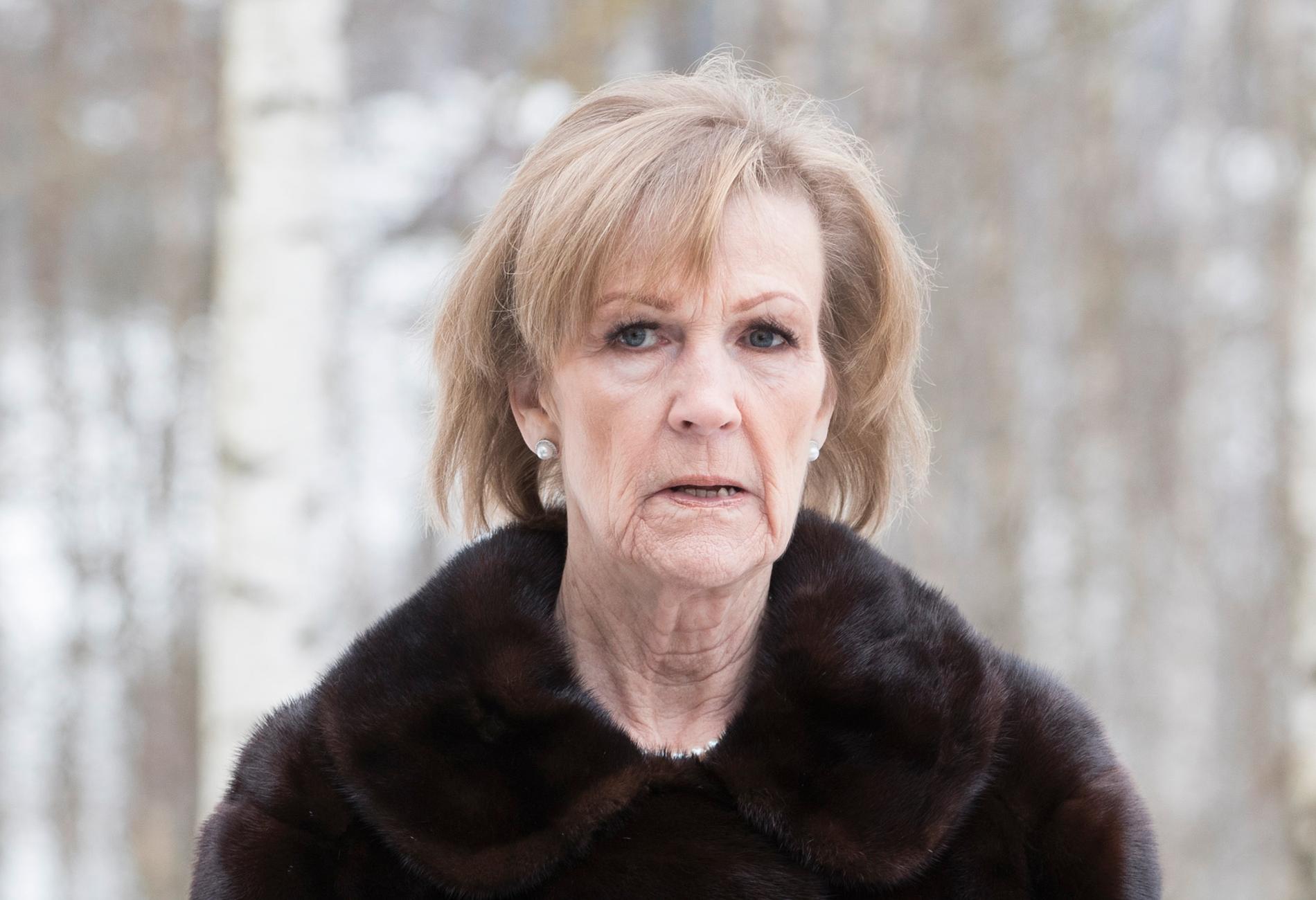 Frps medlem i Nobelkomitéen, Inger-Marie Ytterhorn, har flere ganger kritisert Oslo for å velge folk med minoritetsbakgrunn til å lede 17. mai-komitéen. 