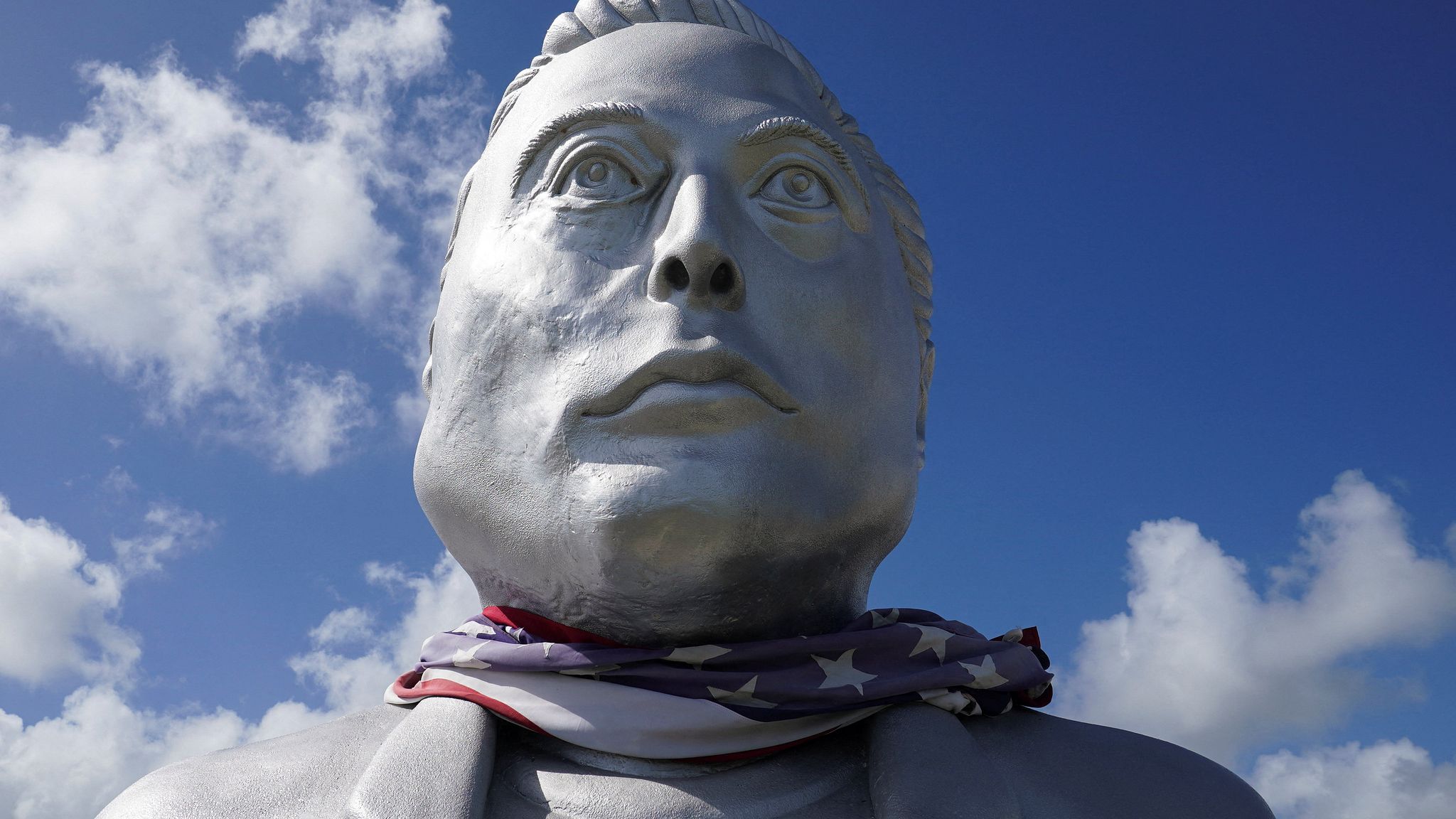 Verdens rikeste er blitt historiens rikeste. Dette er hva Elon Musk kunne brukt pengene på.