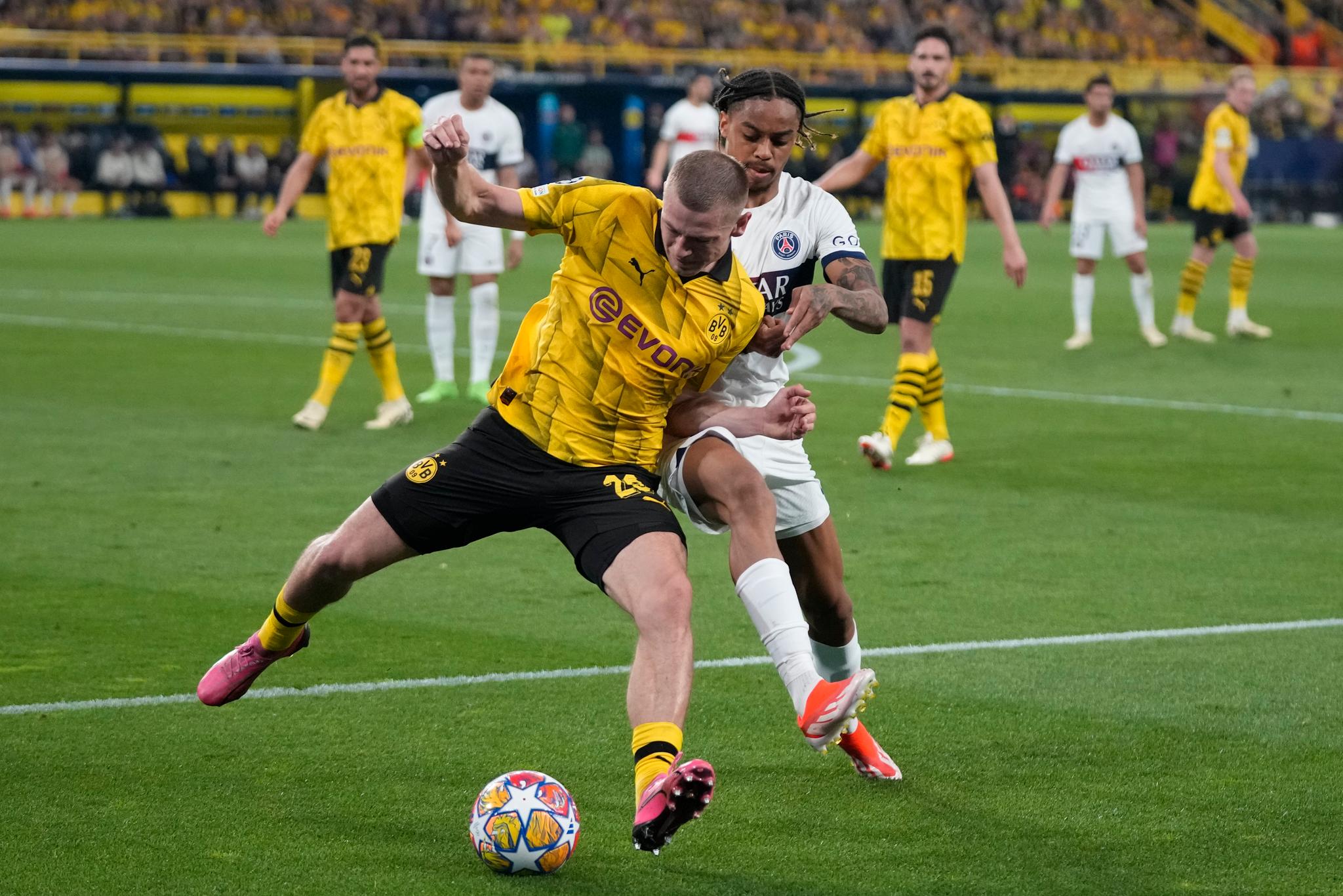 Dortmund og Ryerson tok første stikk i semifinalen mot PSG