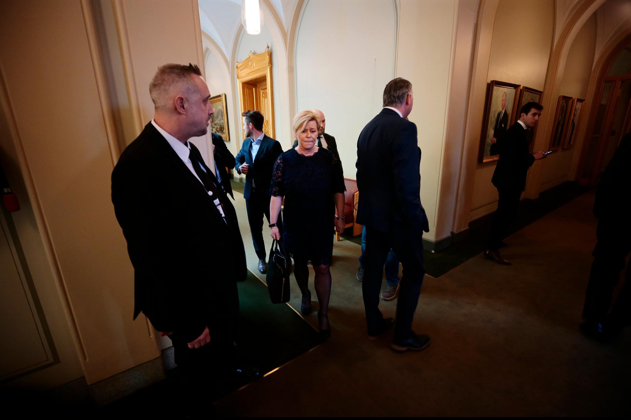  Finansminister og Frp-leder Siv Jensen var, i likhet med de fleste andre i toppen av norsk politikk, til stede i Stortinget tirsdag formiddag.  