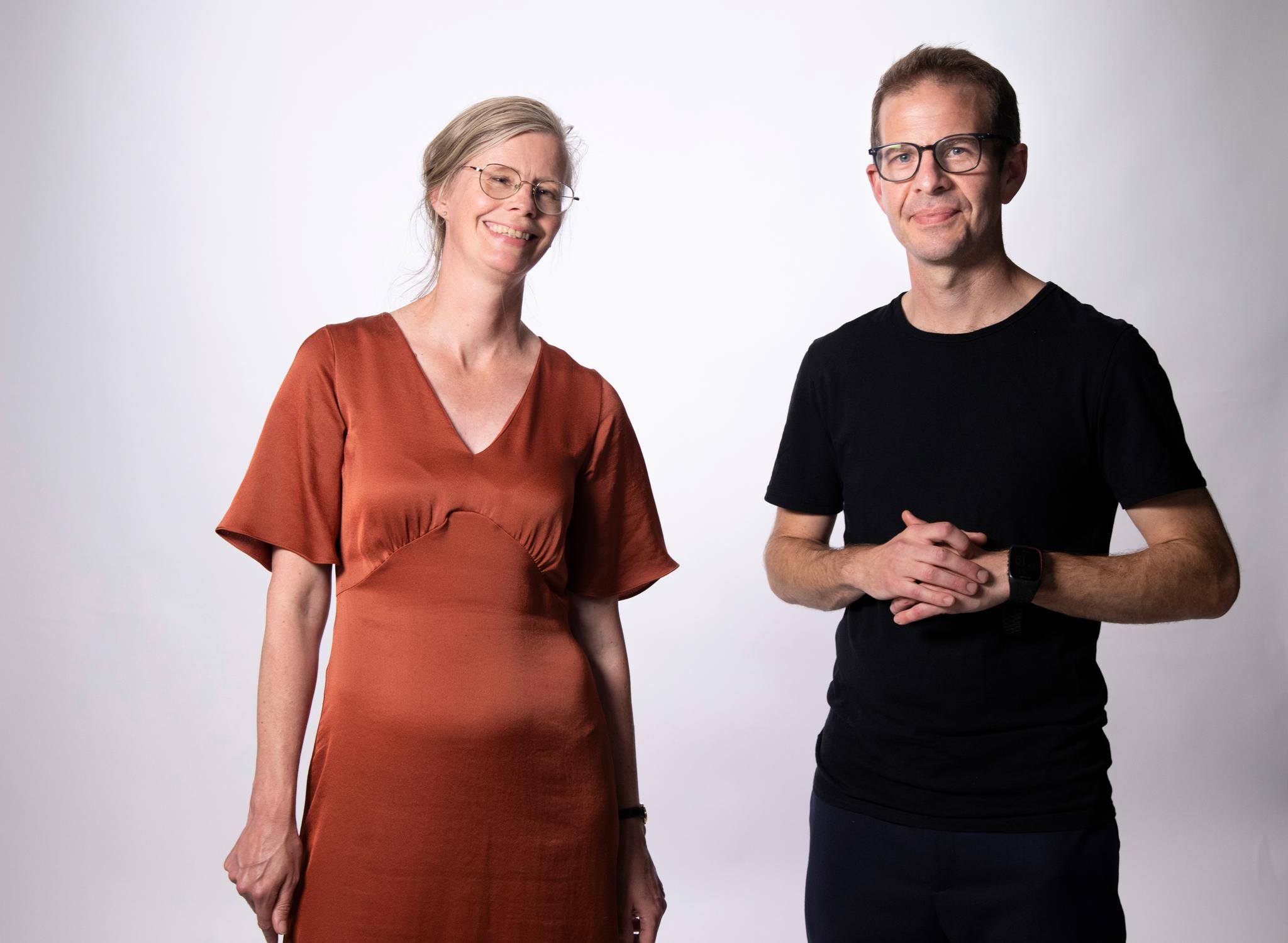 Psykolog Hedvig Montgomery og journalist Bjørn Egil Halvorsen lager Foreldrekoden. 